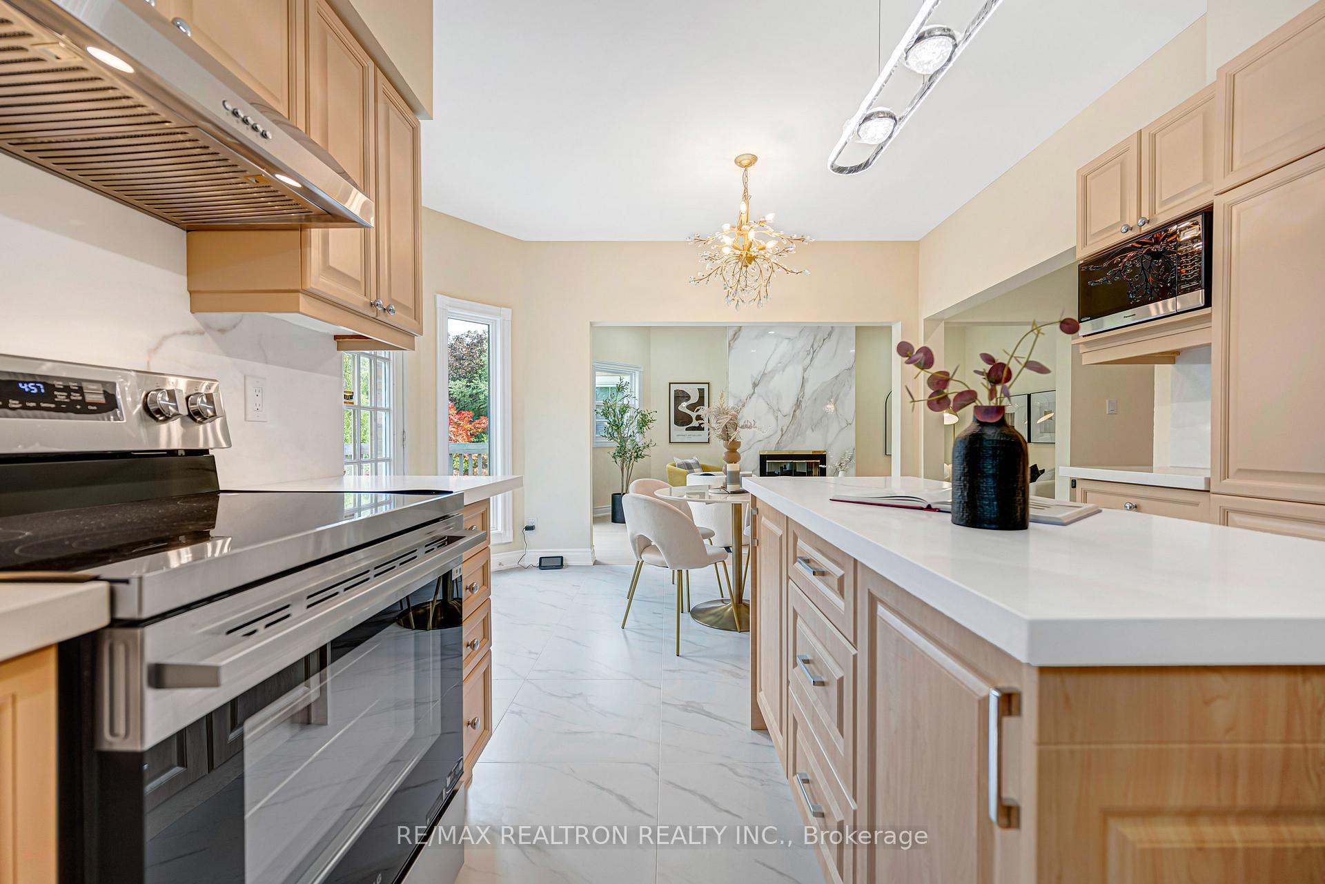 Photo 14 of 27 Captain Francis Drive, Markham, Buttonville — HOMEH