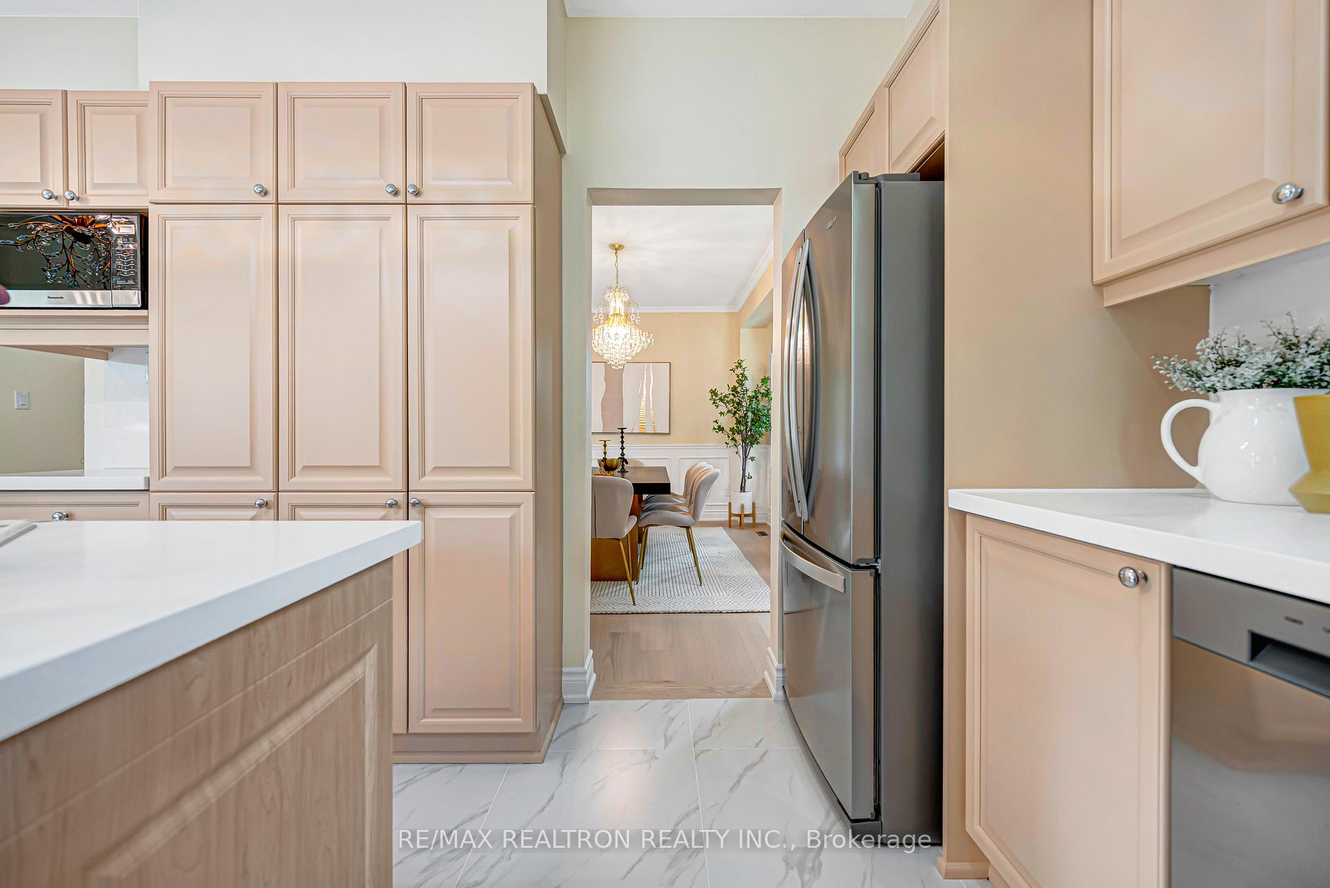 Photo 16 of 27 Captain Francis Drive, Markham, Buttonville — HOMEH