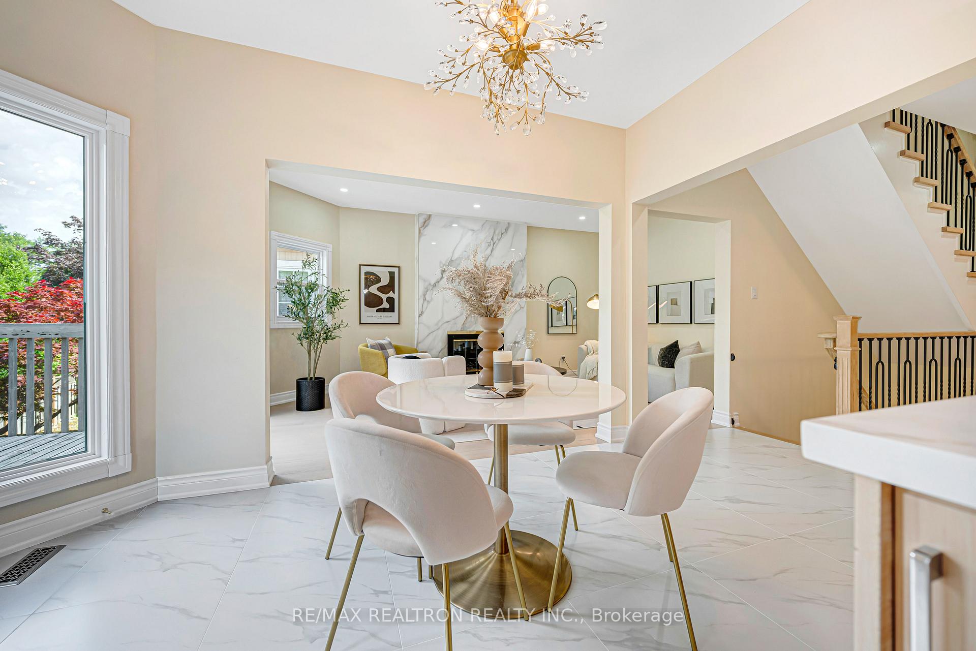 Photo 18 of 27 Captain Francis Drive, Markham, Buttonville — HOMEH