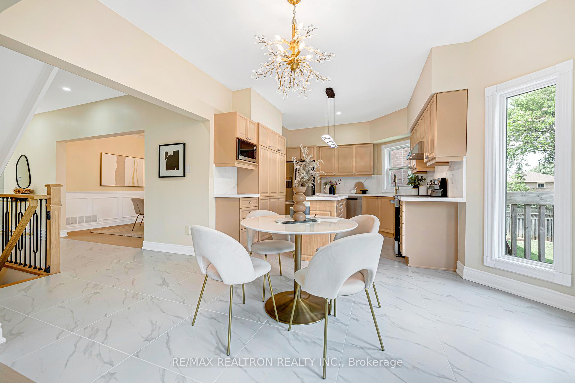 Photo 19 of 27 Captain Francis Drive, Markham, Buttonville — HOMEH