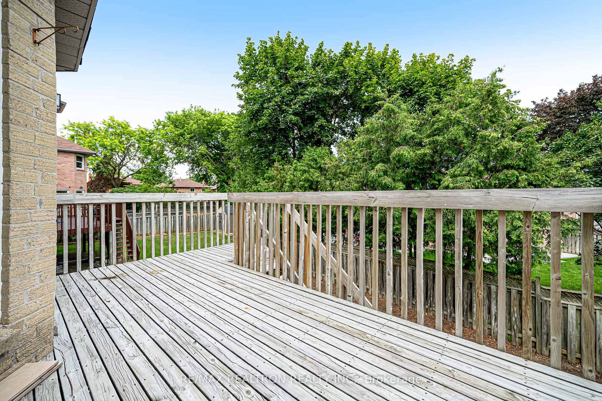 Photo 48 of 27 Captain Francis Drive, Markham, Buttonville — HOMEH