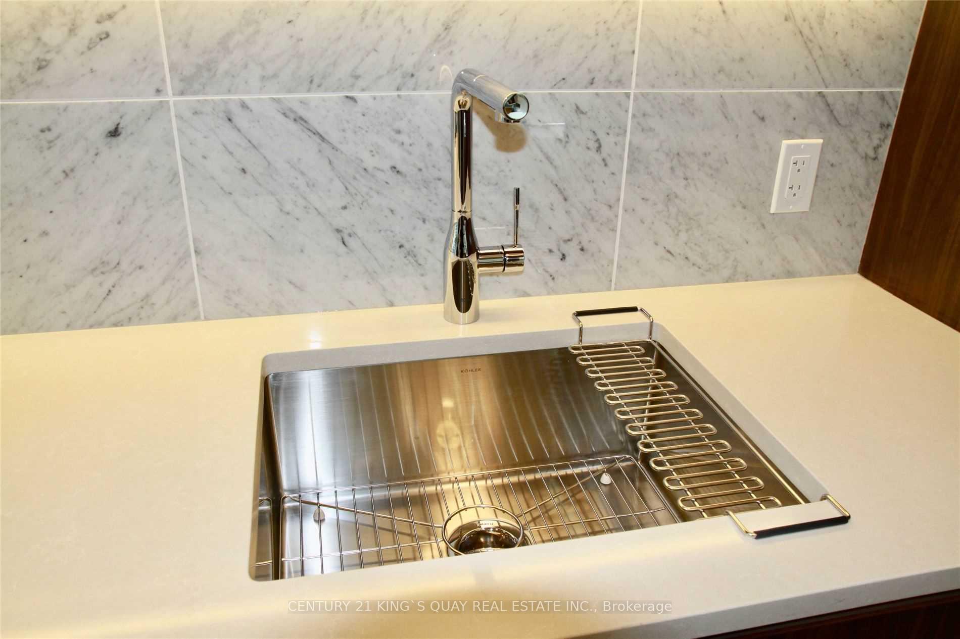 Photo 13 of Unit 3701, 85 McMahon Drive, North York, Bayview Village — HOMEH