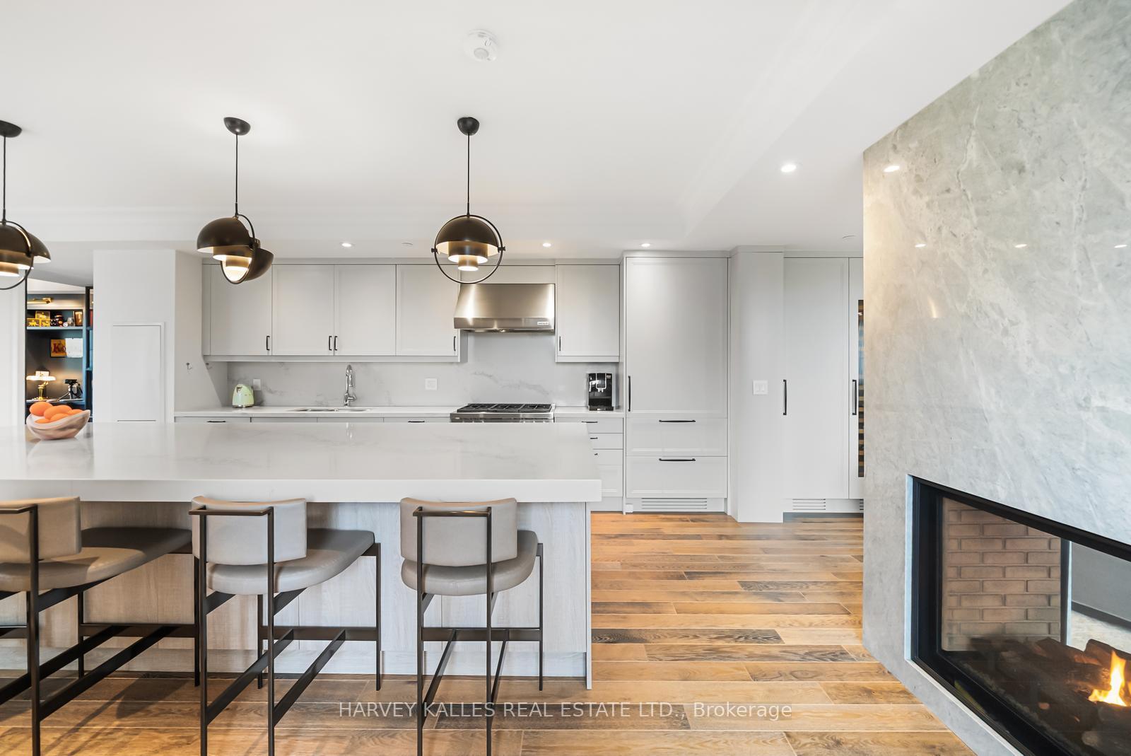 Photo 9 of Unit 701, 1 Forest Hill Road, Toronto, Casa Loma — HOMEH
