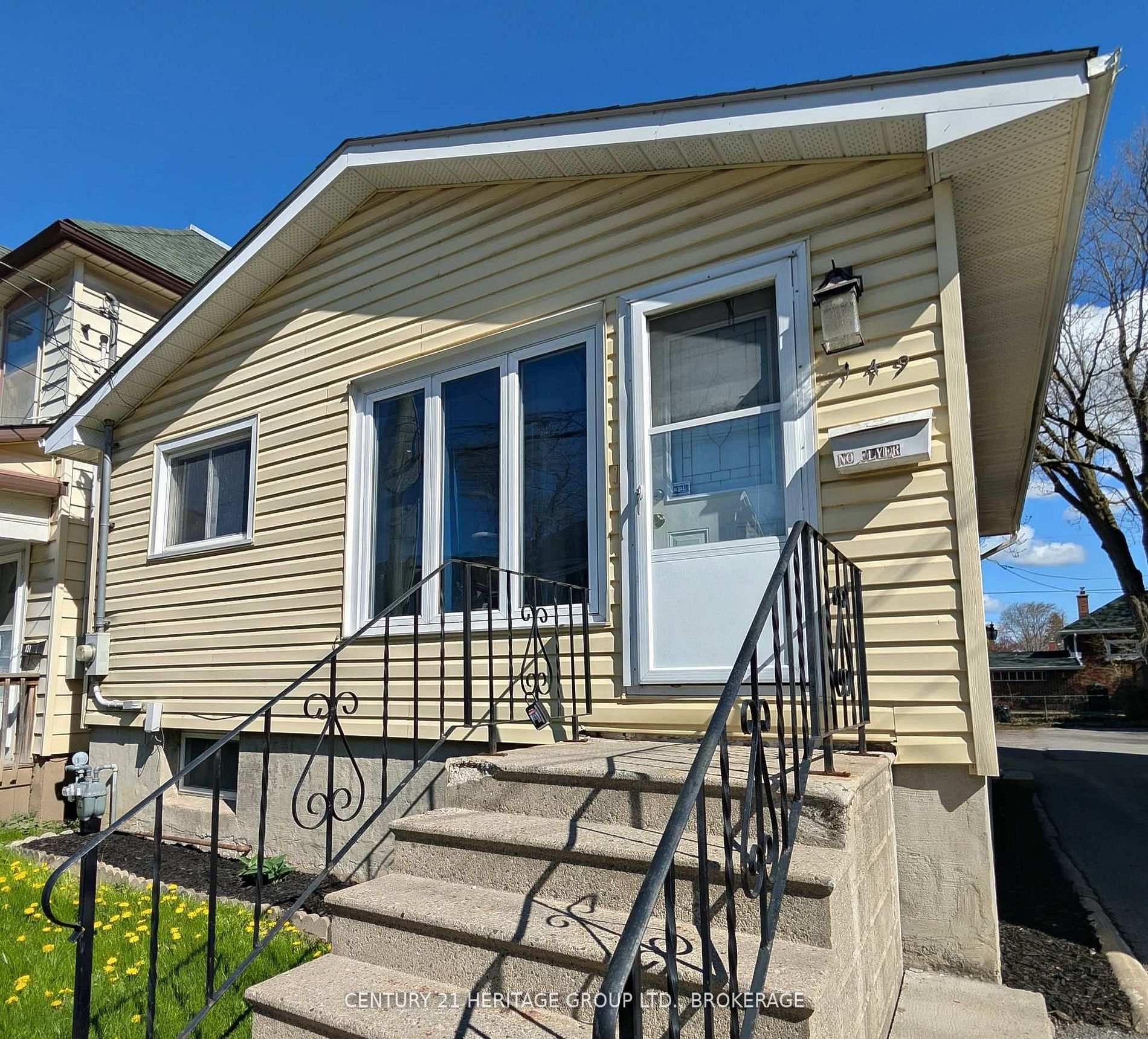 Photo 1 of 149 Pine Street, Kingston, East of Sir John A. Blvd — HOMEH