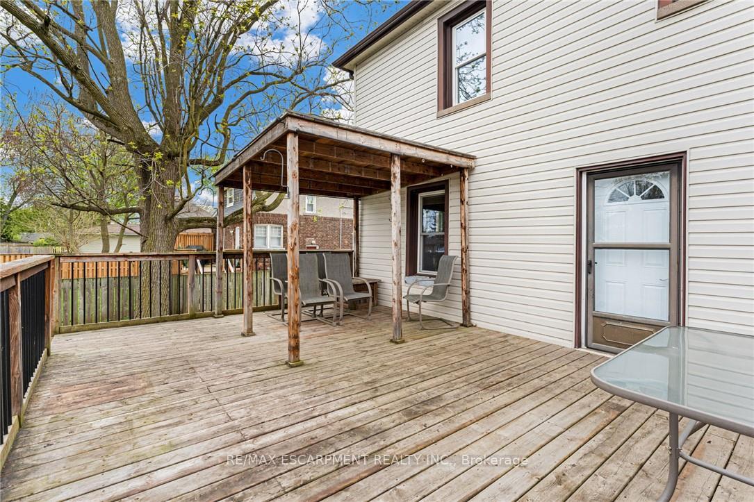 Photo 23 of 112 Oakland Avenue, Welland, Broadway — HOMEH