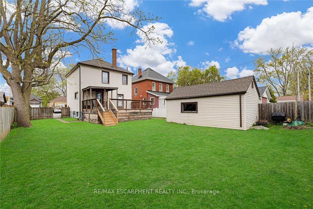 Photo 27 of 112 Oakland Avenue, Welland, Broadway — HOMEH