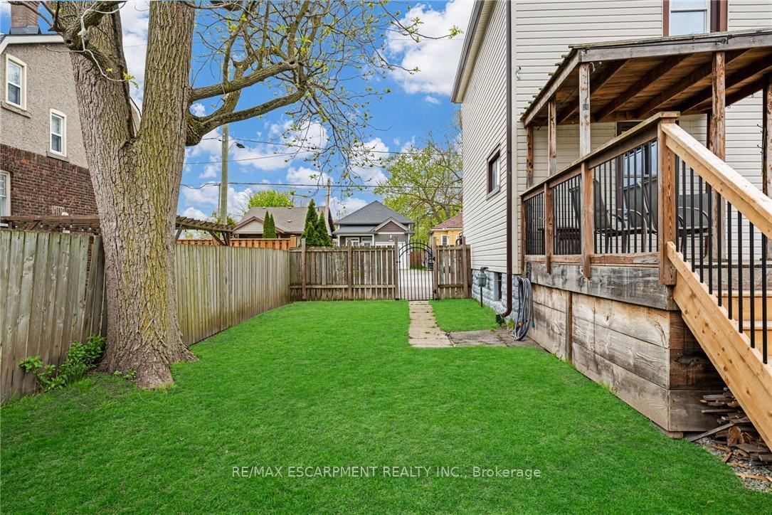 Photo 28 of 112 Oakland Avenue, Welland, Broadway — HOMEH