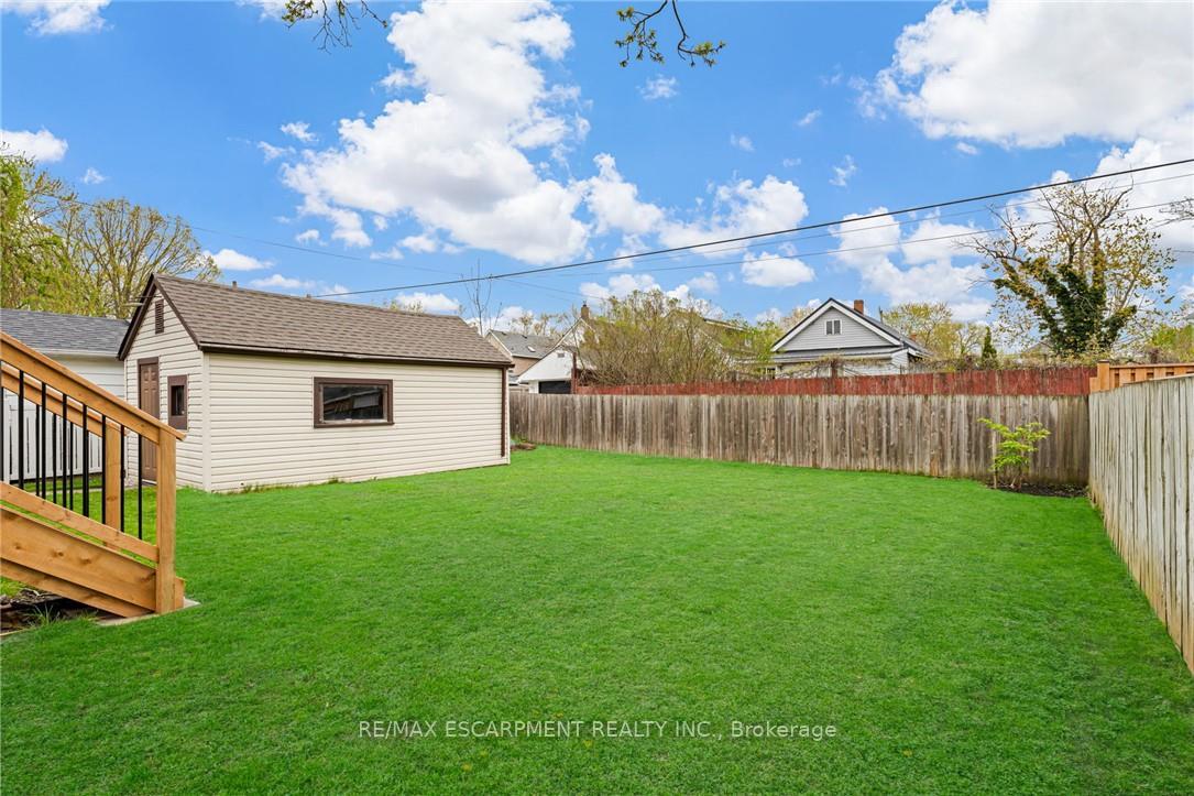 Photo 29 of 112 Oakland Avenue, Welland, Broadway — HOMEH