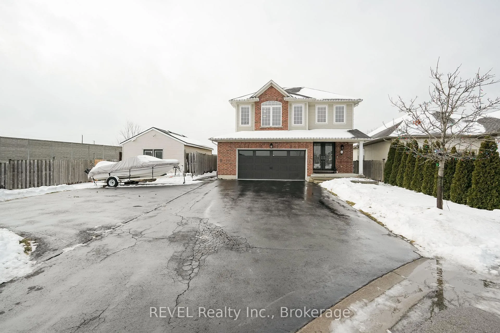 Photo 1 of 44 Sidare Court, Grimsby, Grimsby Beach — HOMEH