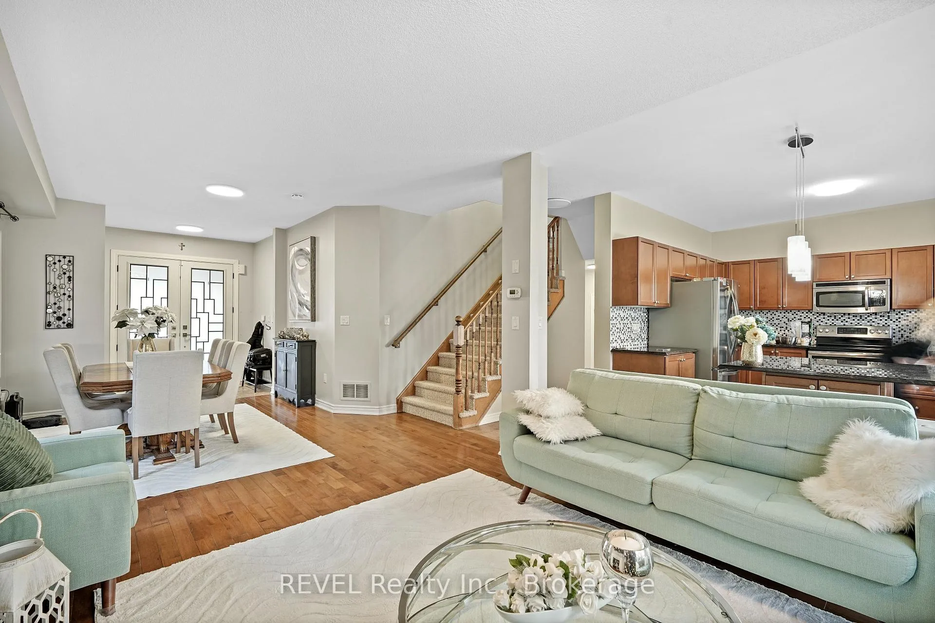 Photo 7 of 44 Sidare Court, Grimsby, Grimsby Beach — HOMEH