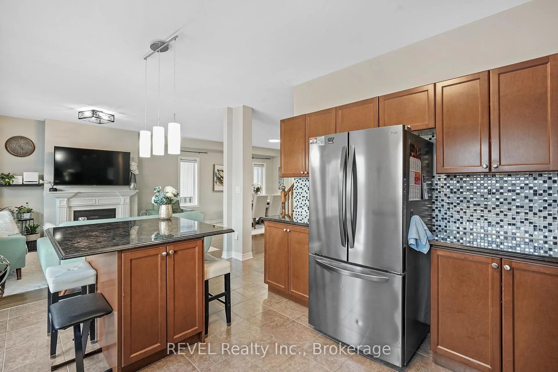 Photo 11 of 44 Sidare Court, Grimsby, Grimsby Beach — HOMEH
