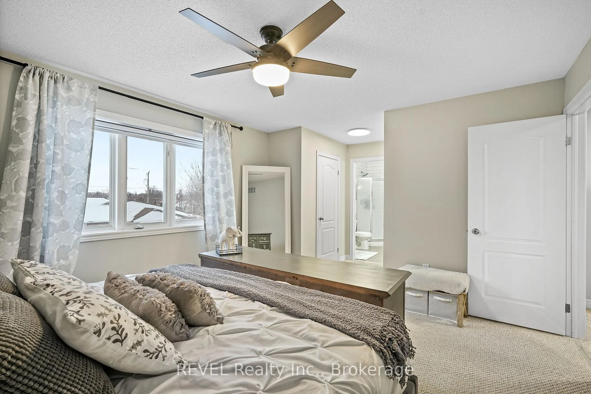 Photo 22 of 44 Sidare Court, Grimsby, Grimsby Beach — HOMEH