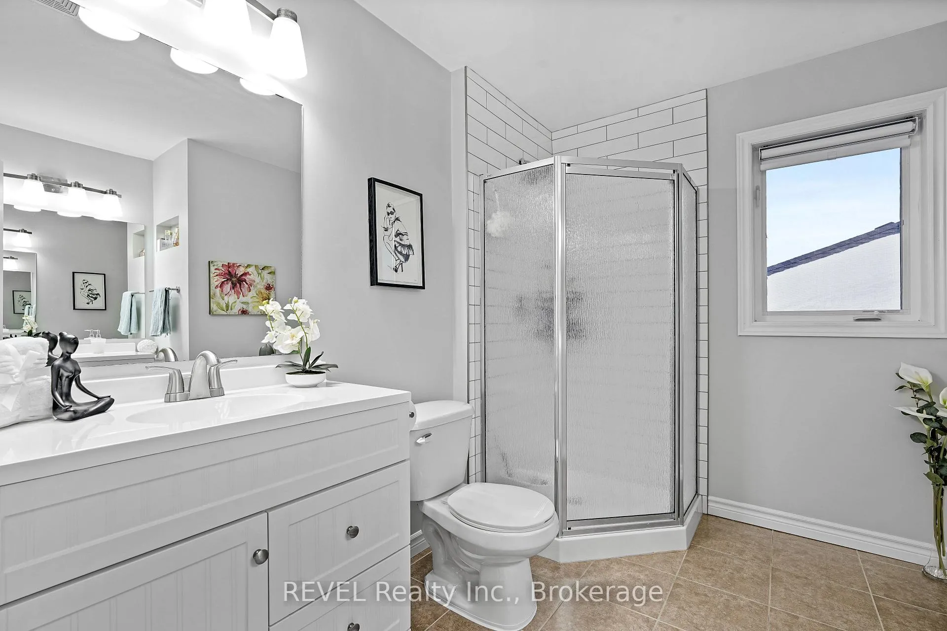 Photo 23 of 44 Sidare Court, Grimsby, Grimsby Beach — HOMEH