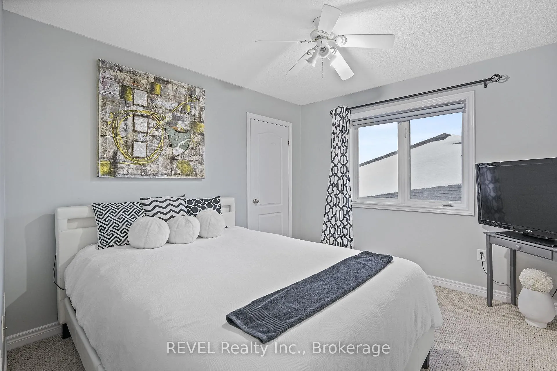 Photo 24 of 44 Sidare Court, Grimsby, Grimsby Beach — HOMEH