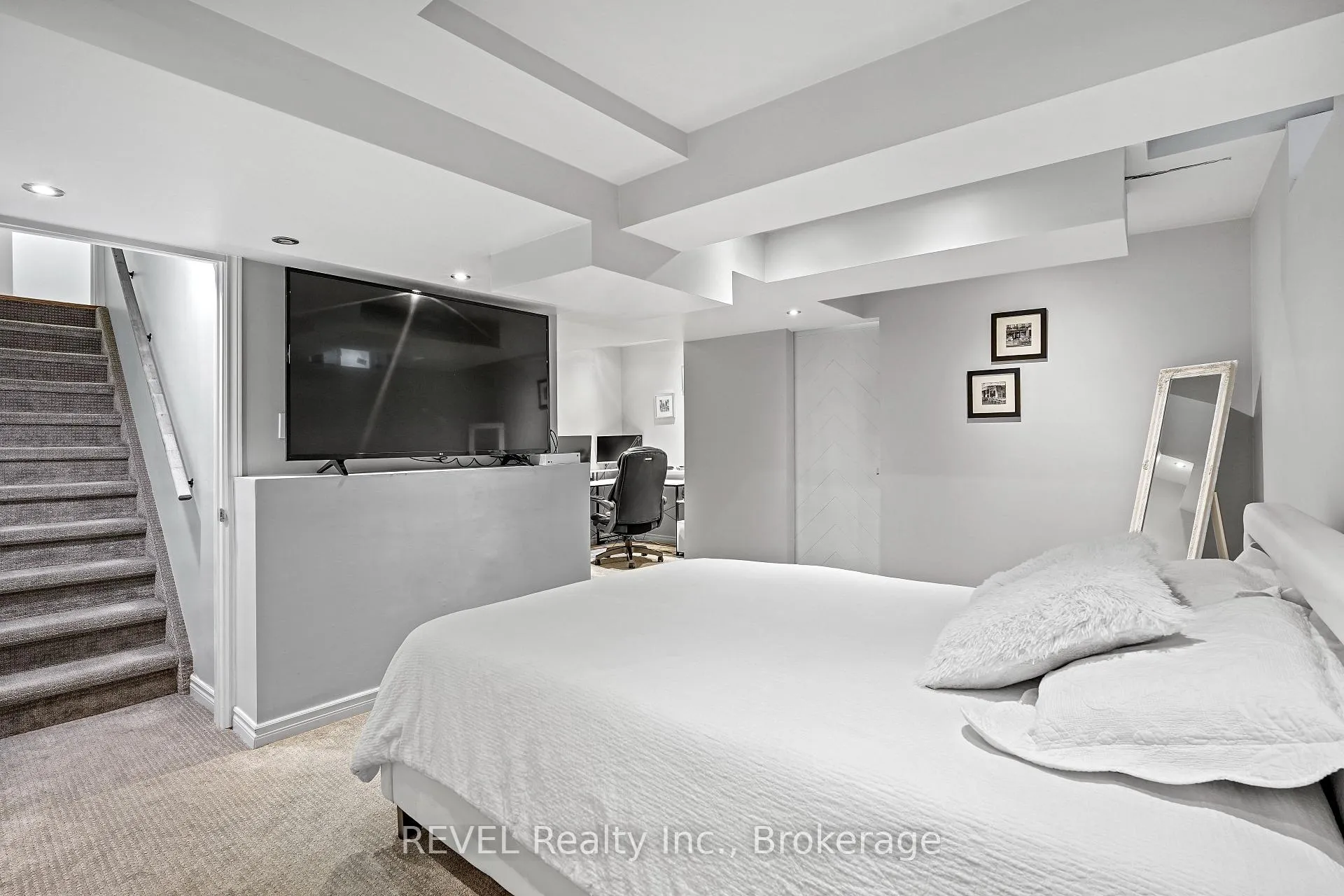 Photo 31 of 44 Sidare Court, Grimsby, Grimsby Beach — HOMEH