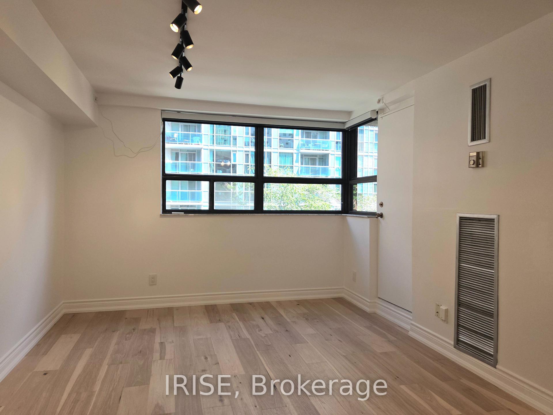 Photo 2 of Unit 426, 89 McCaul Street, Toronto, Kensington-Chinatown — HOMEH