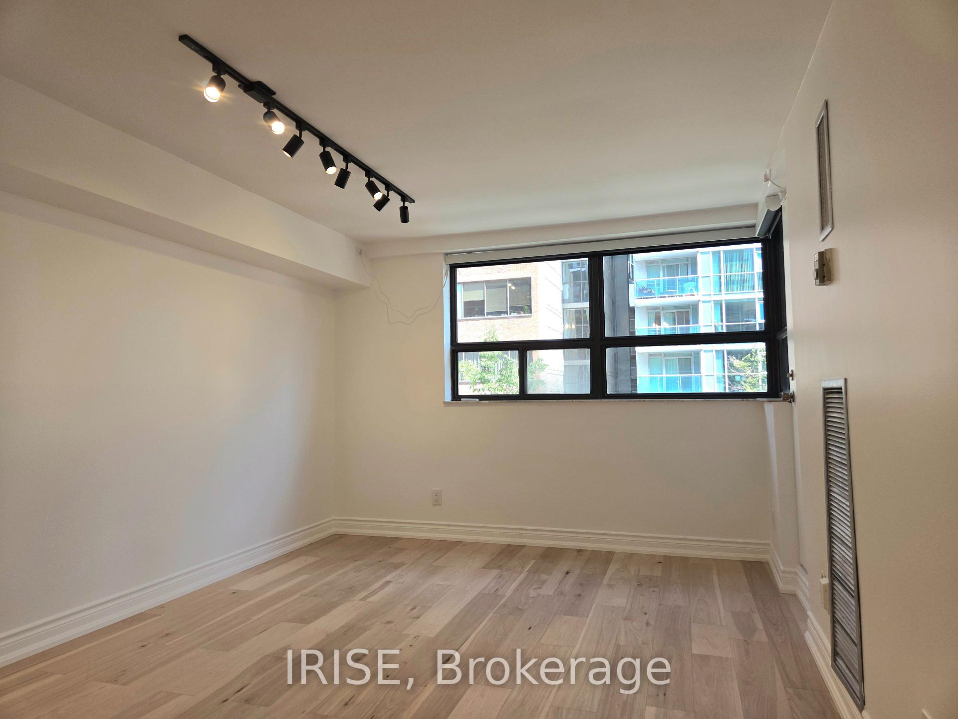 Photo 3 of Unit 426, 89 McCaul Street, Toronto, Kensington-Chinatown — HOMEH