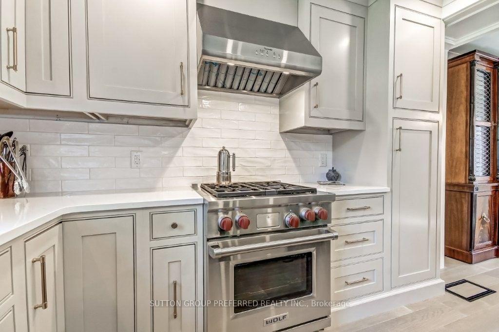 Photo 13 of 54 Lloyd Manor Crescent, London, North M — HOMEH