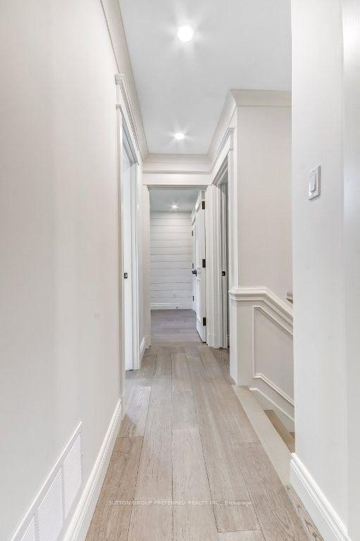 Photo 25 of 54 Lloyd Manor Crescent, London, North M — HOMEH