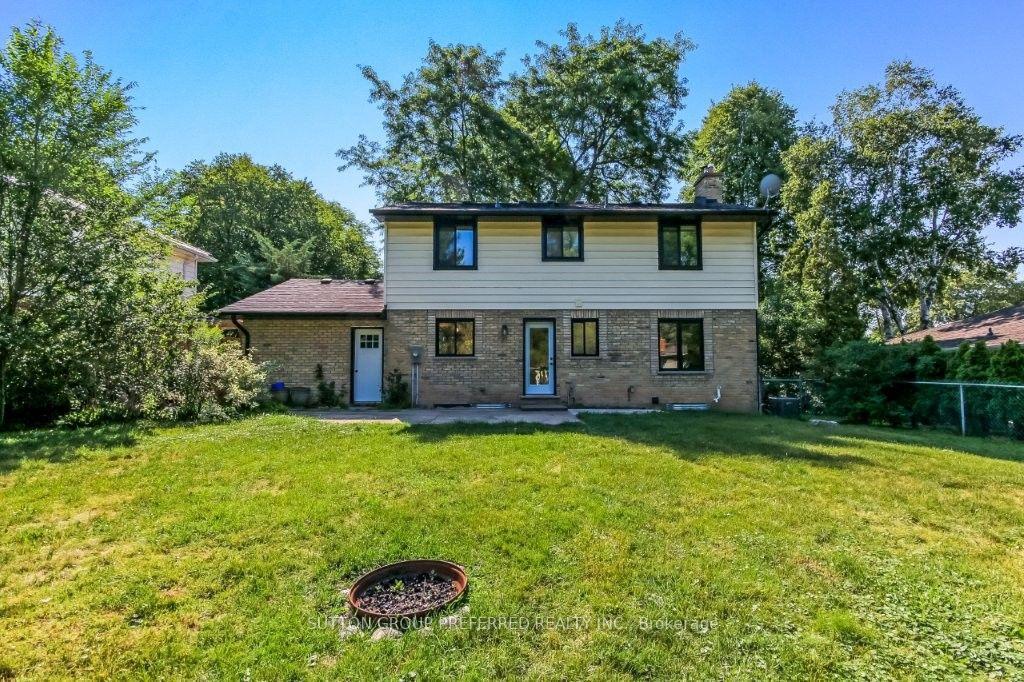 Photo 31 of 54 Lloyd Manor Crescent, London, North M — HOMEH