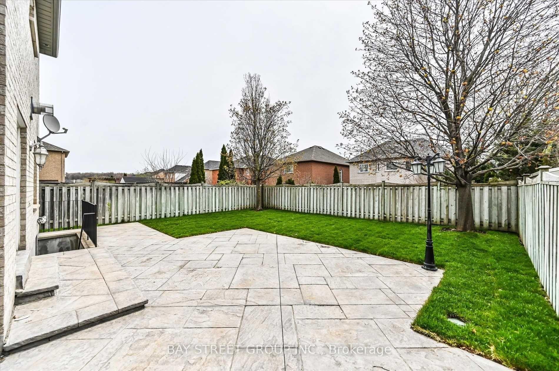 Photo 1 of 25 Kirkbride Crescent, Vaughan, Maple — HOMEH