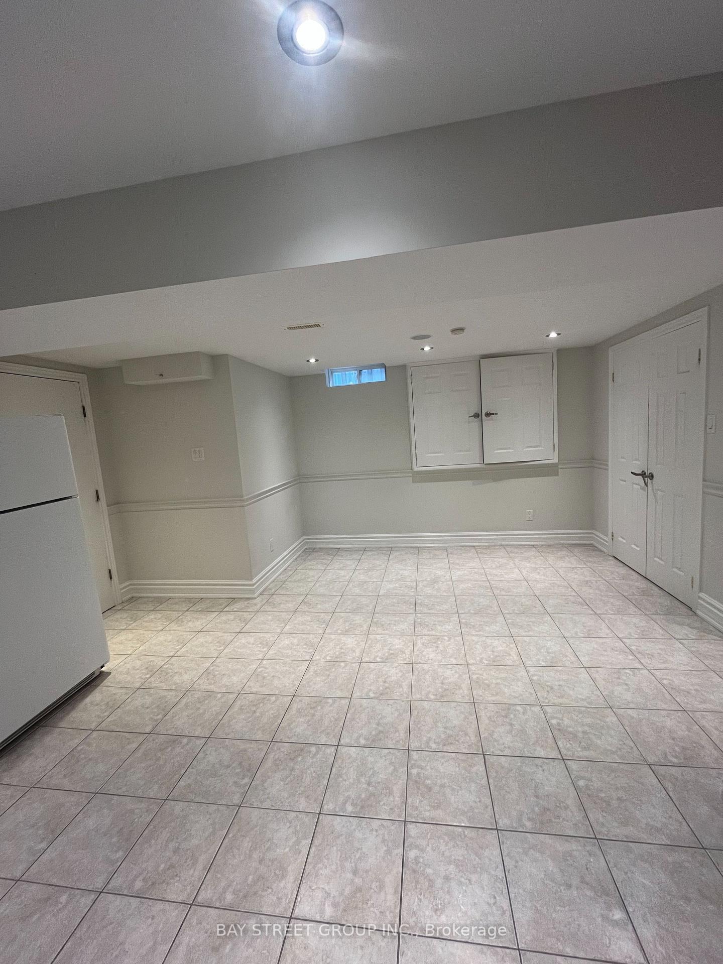 Photo 4 of 25 Kirkbride Crescent, Vaughan, Maple — HOMEH