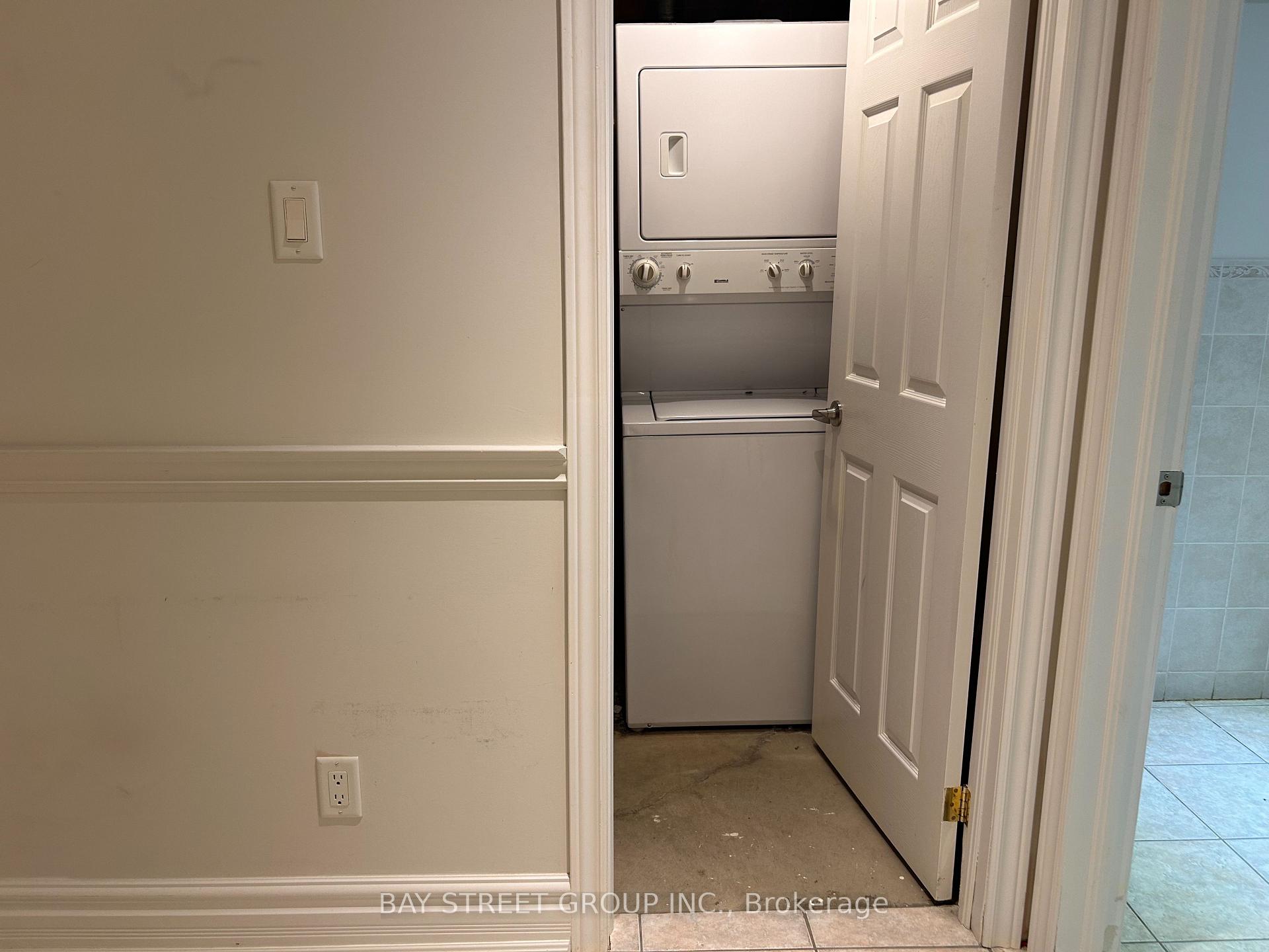 Photo 6 of 25 Kirkbride Crescent, Vaughan, Maple — HOMEH