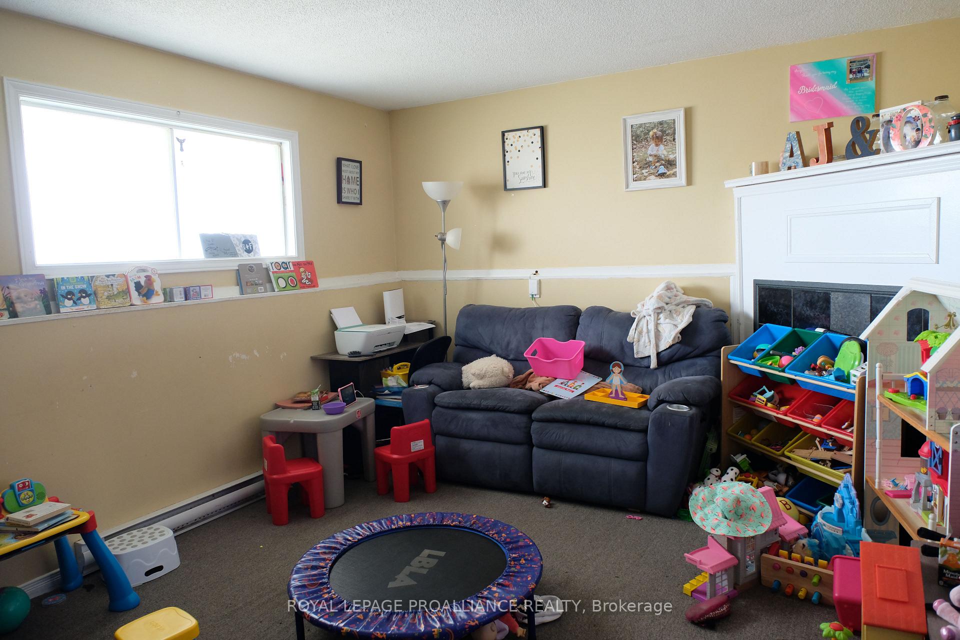 Photo 11 of 60 Wallbridge Crescent, Belleville, Belleville Ward — HOMEH
