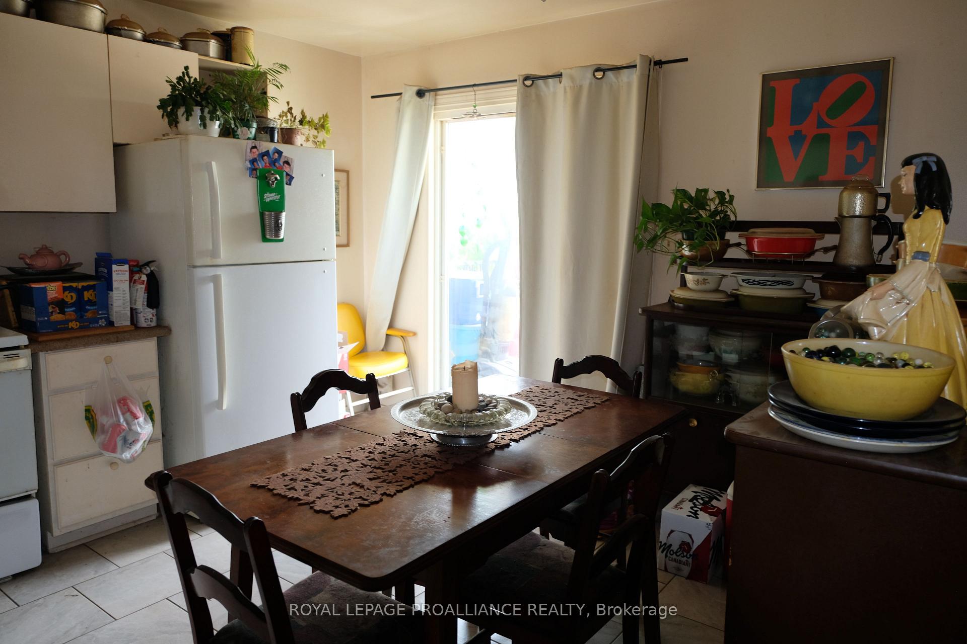 Photo 22 of 60 Wallbridge Crescent, Belleville, Belleville Ward — HOMEH