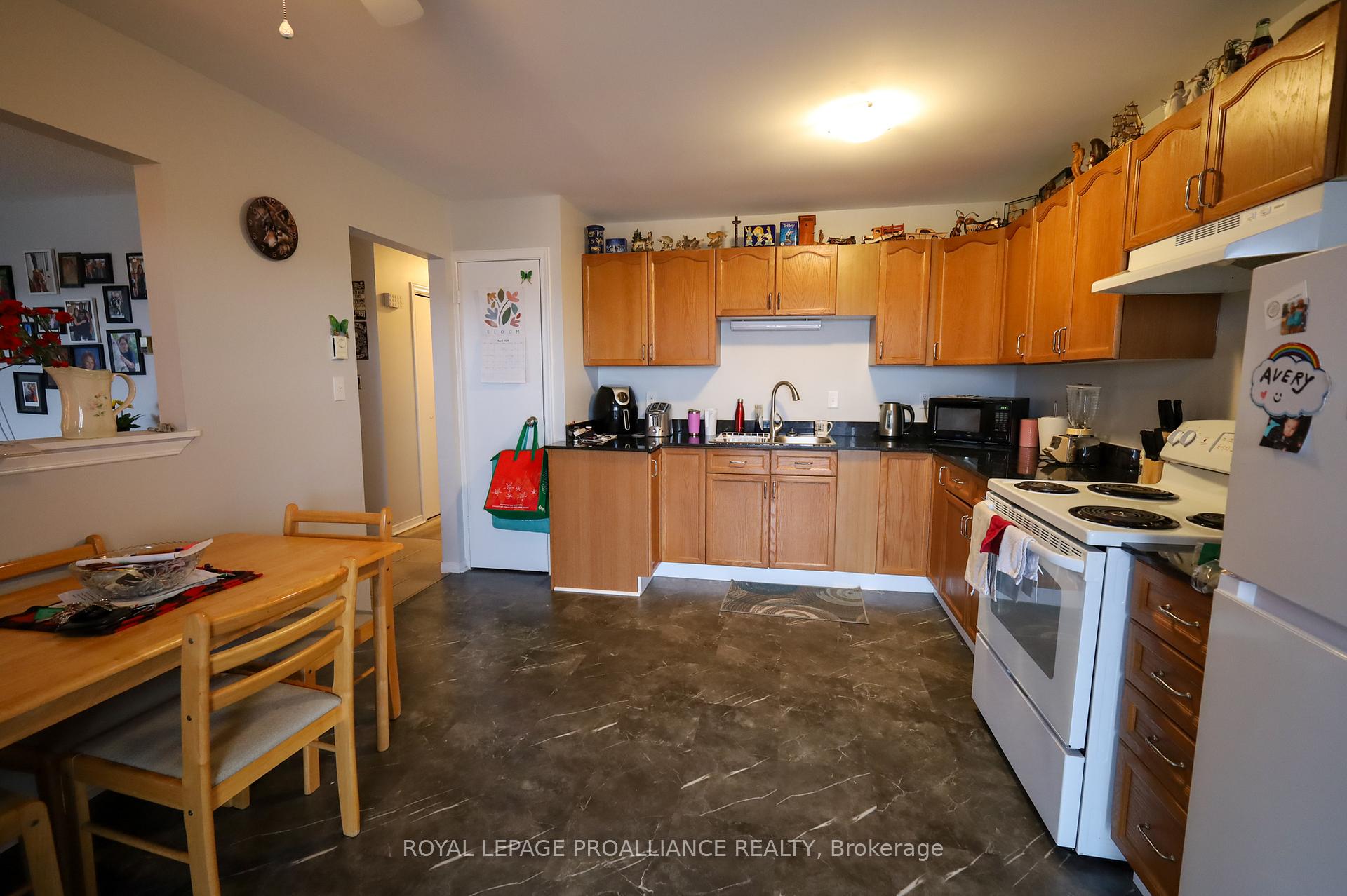 Photo 30 of 60 Wallbridge Crescent, Belleville, Belleville Ward — HOMEH