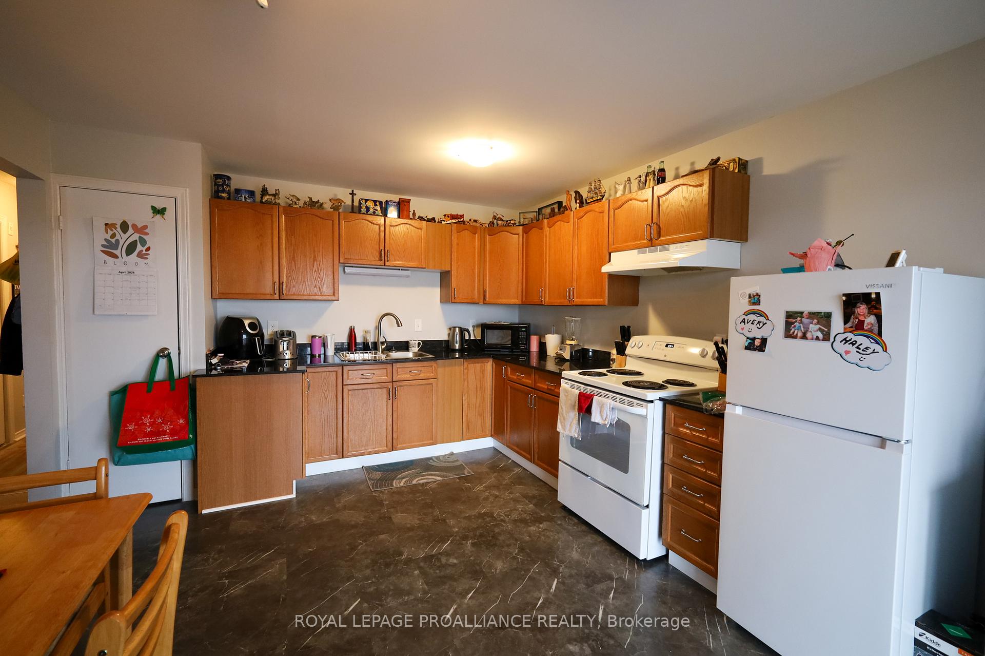 Photo 31 of 60 Wallbridge Crescent, Belleville, Belleville Ward — HOMEH