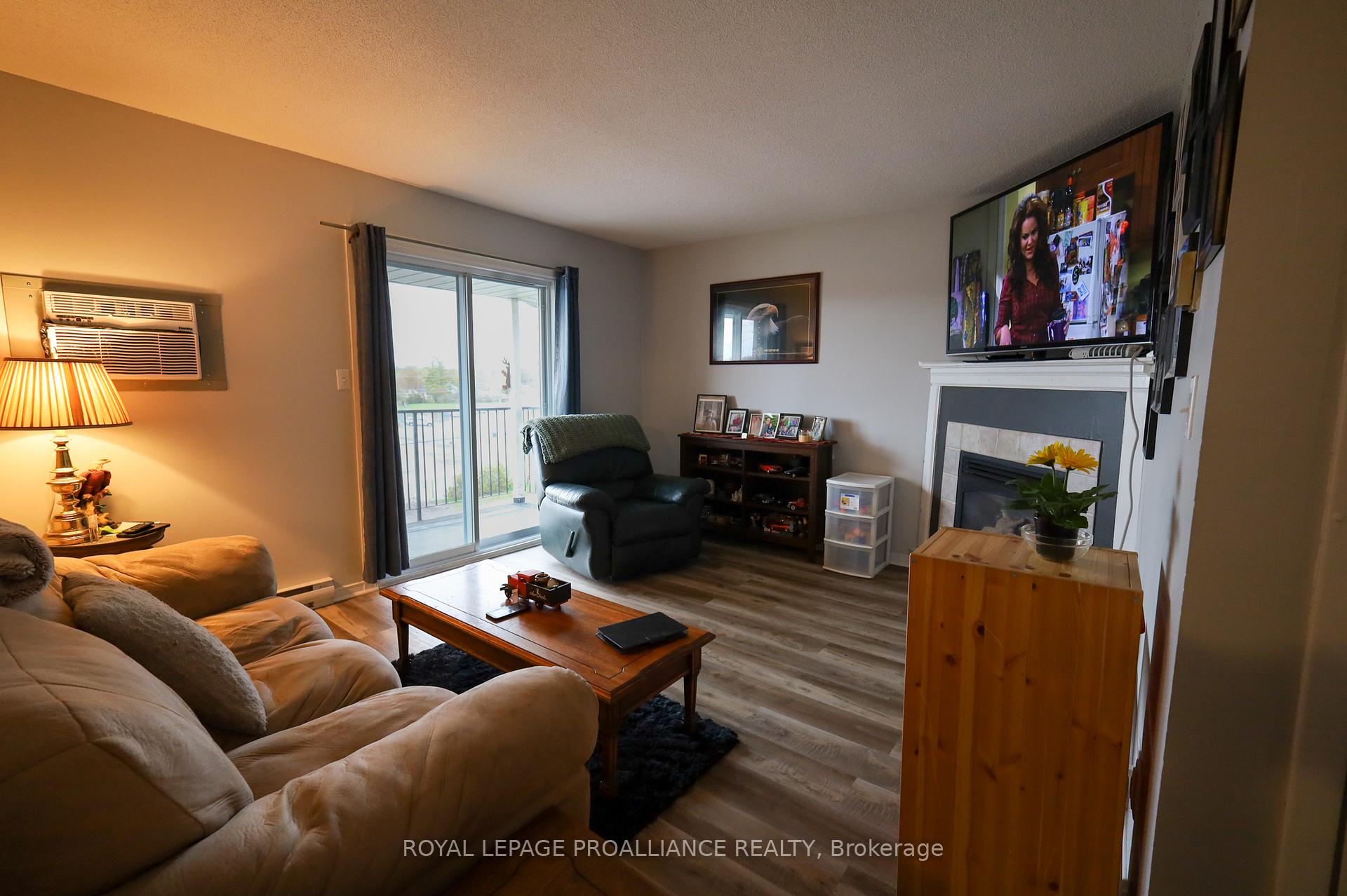 Photo 34 of 60 Wallbridge Crescent, Belleville, Belleville Ward — HOMEH
