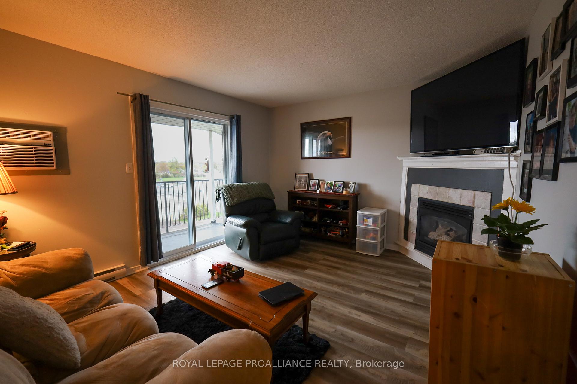 Photo 35 of 60 Wallbridge Crescent, Belleville, Belleville Ward — HOMEH