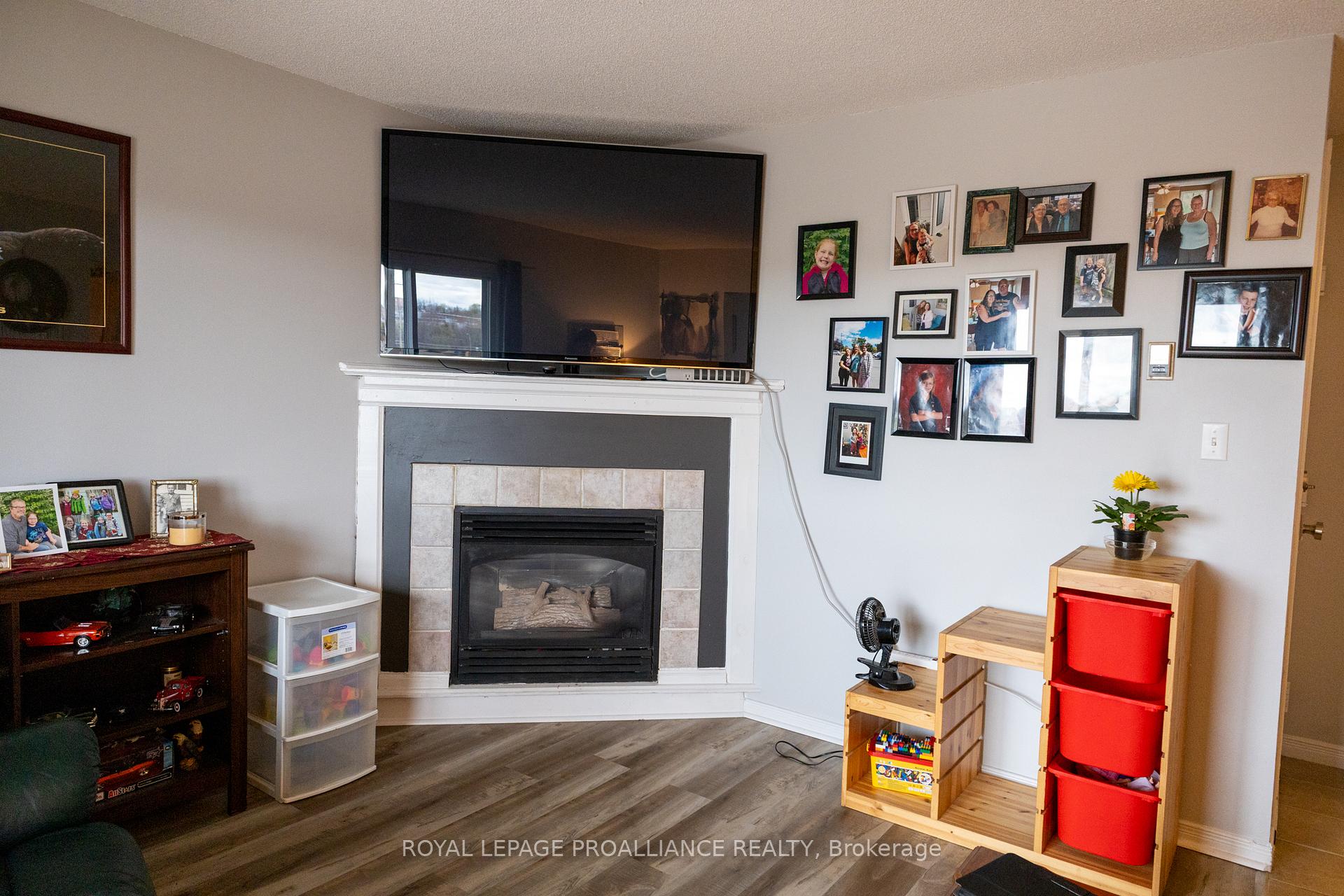 Photo 36 of 60 Wallbridge Crescent, Belleville, Belleville Ward — HOMEH