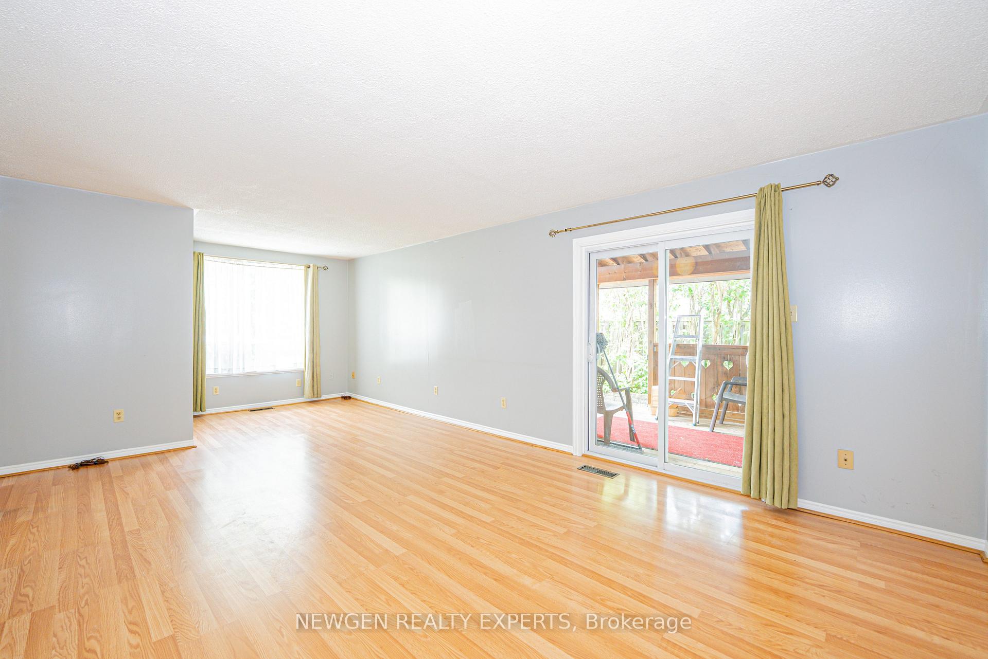 Photo 9 of 1070 Pelham Avenue, Mississauga, Lakeview — HOMEH