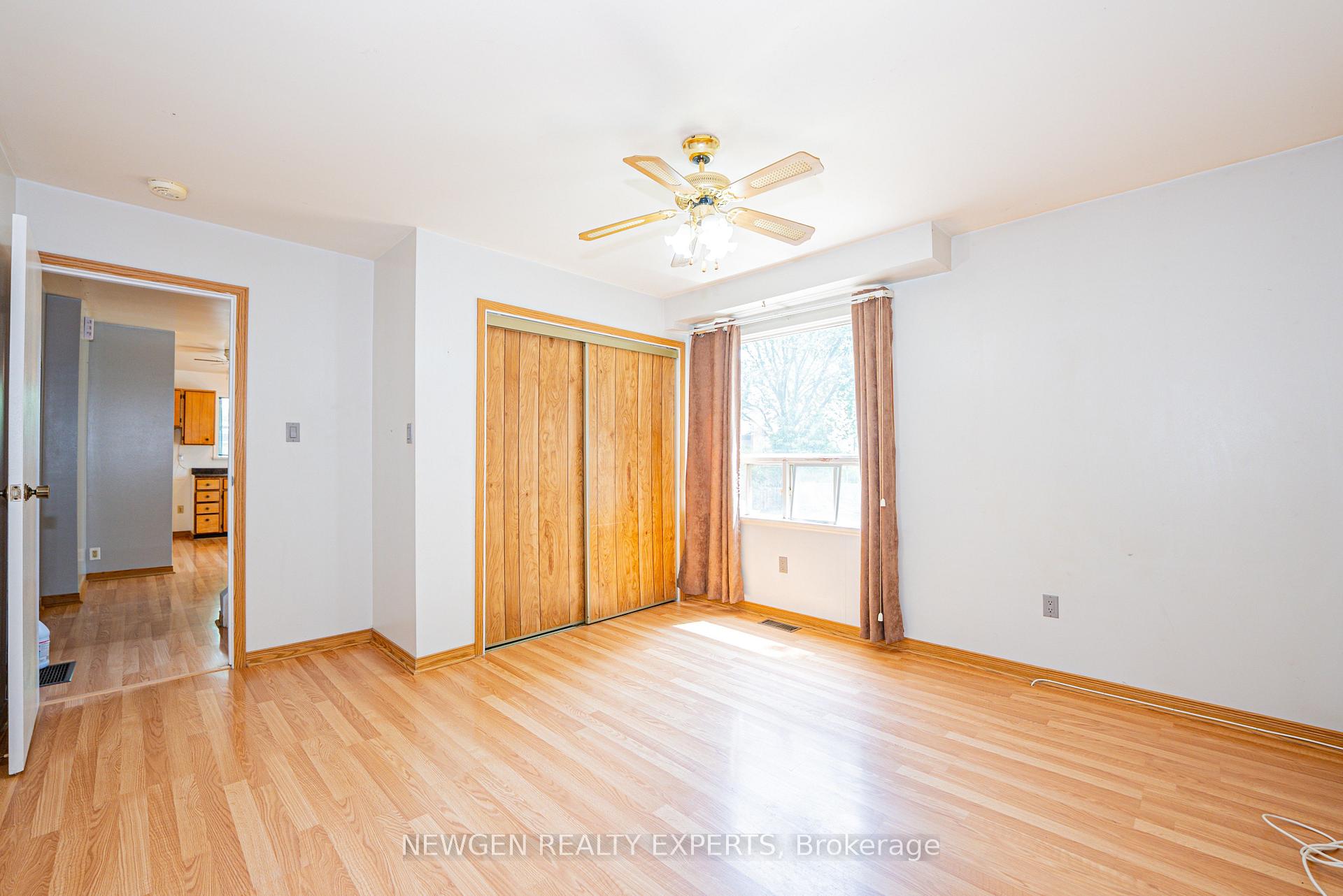 Photo 12 of 1070 Pelham Avenue, Mississauga, Lakeview — HOMEH