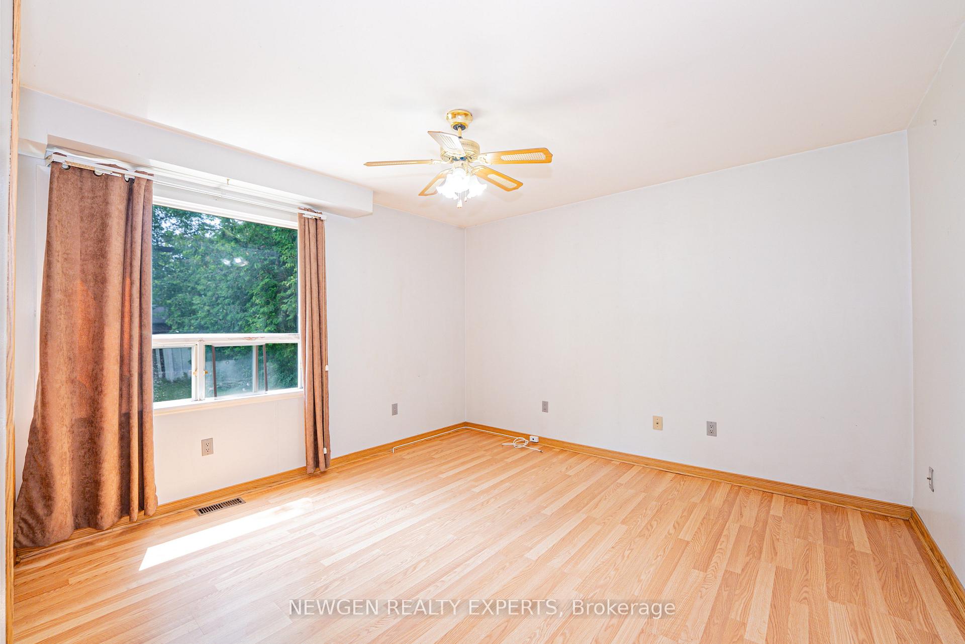 Photo 13 of 1070 Pelham Avenue, Mississauga, Lakeview — HOMEH