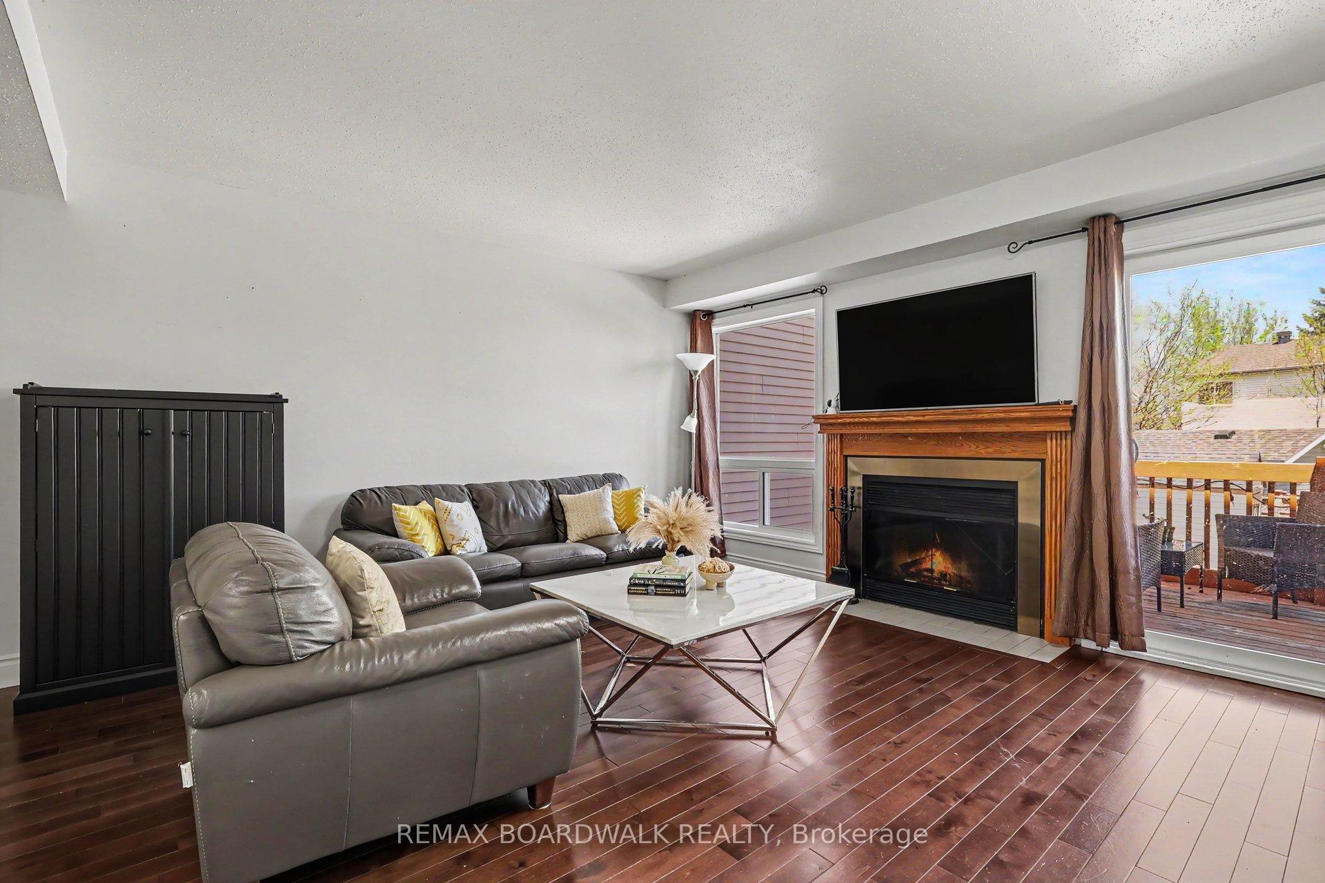 Photo 4 of 1388 Beaucourt Place, Ottawa, Fallingbrook/Ridgemount — HOMEH