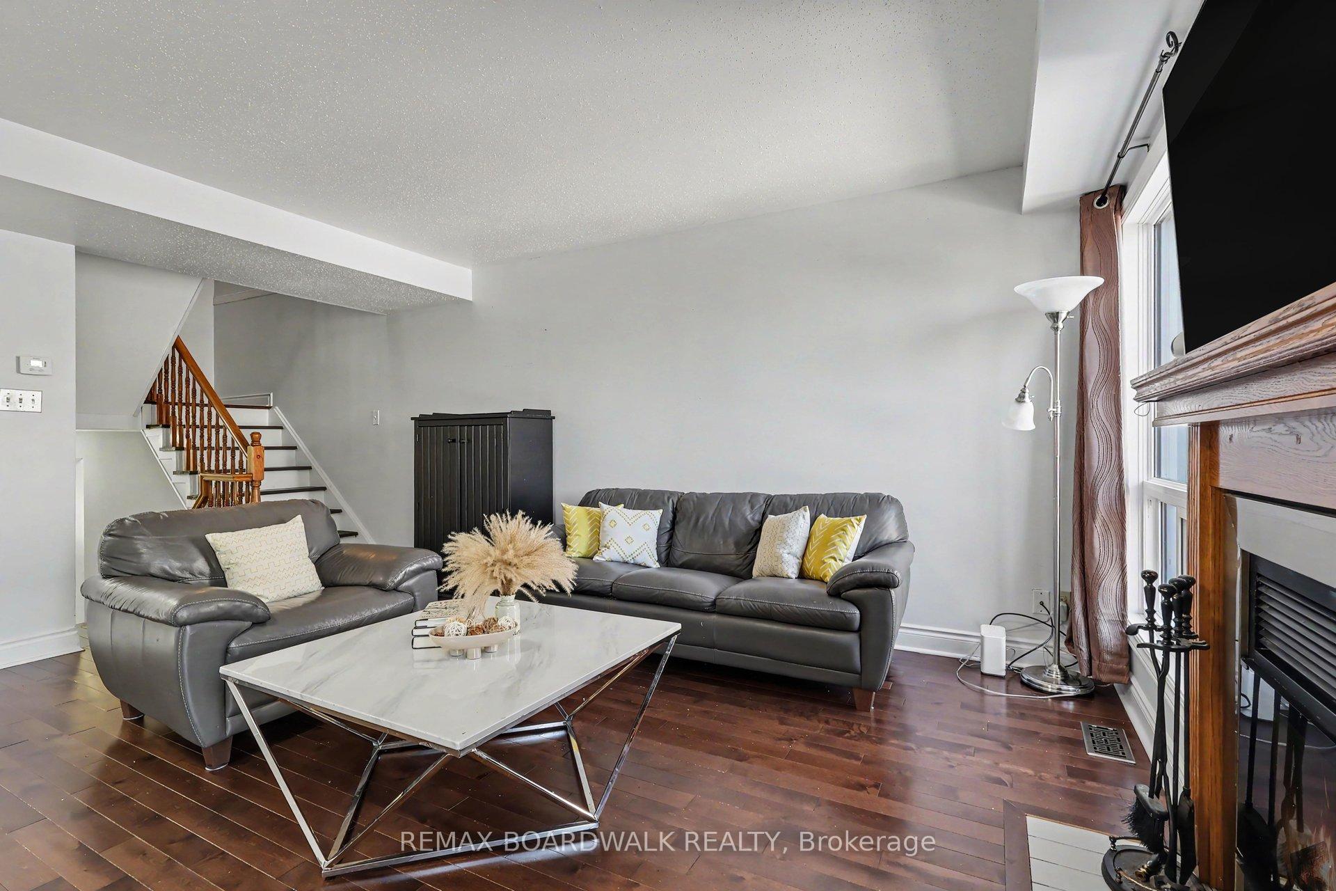 Photo 6 of 1388 Beaucourt Place, Ottawa, Fallingbrook/Ridgemount — HOMEH
