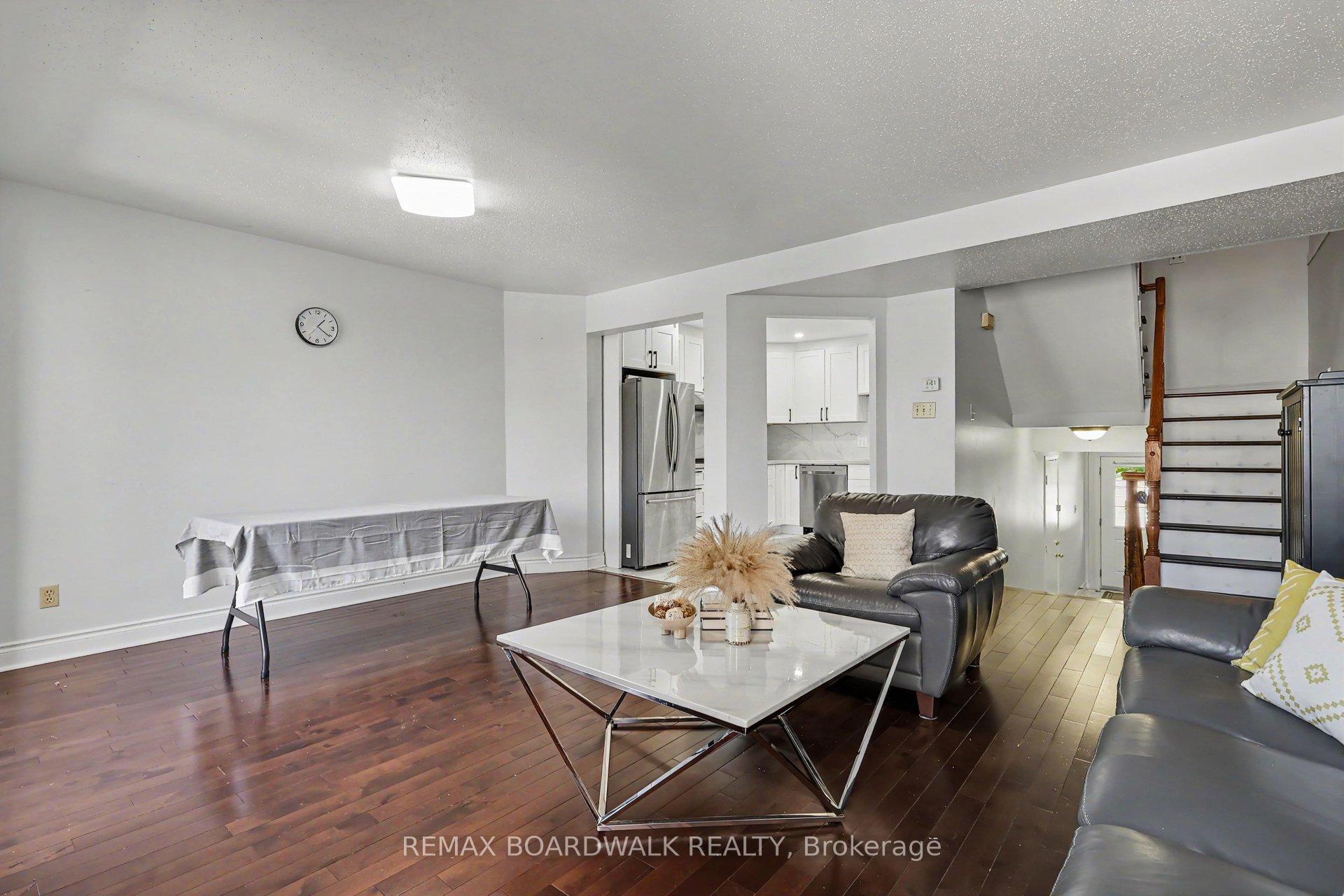 Photo 7 of 1388 Beaucourt Place, Ottawa, Fallingbrook/Ridgemount — HOMEH