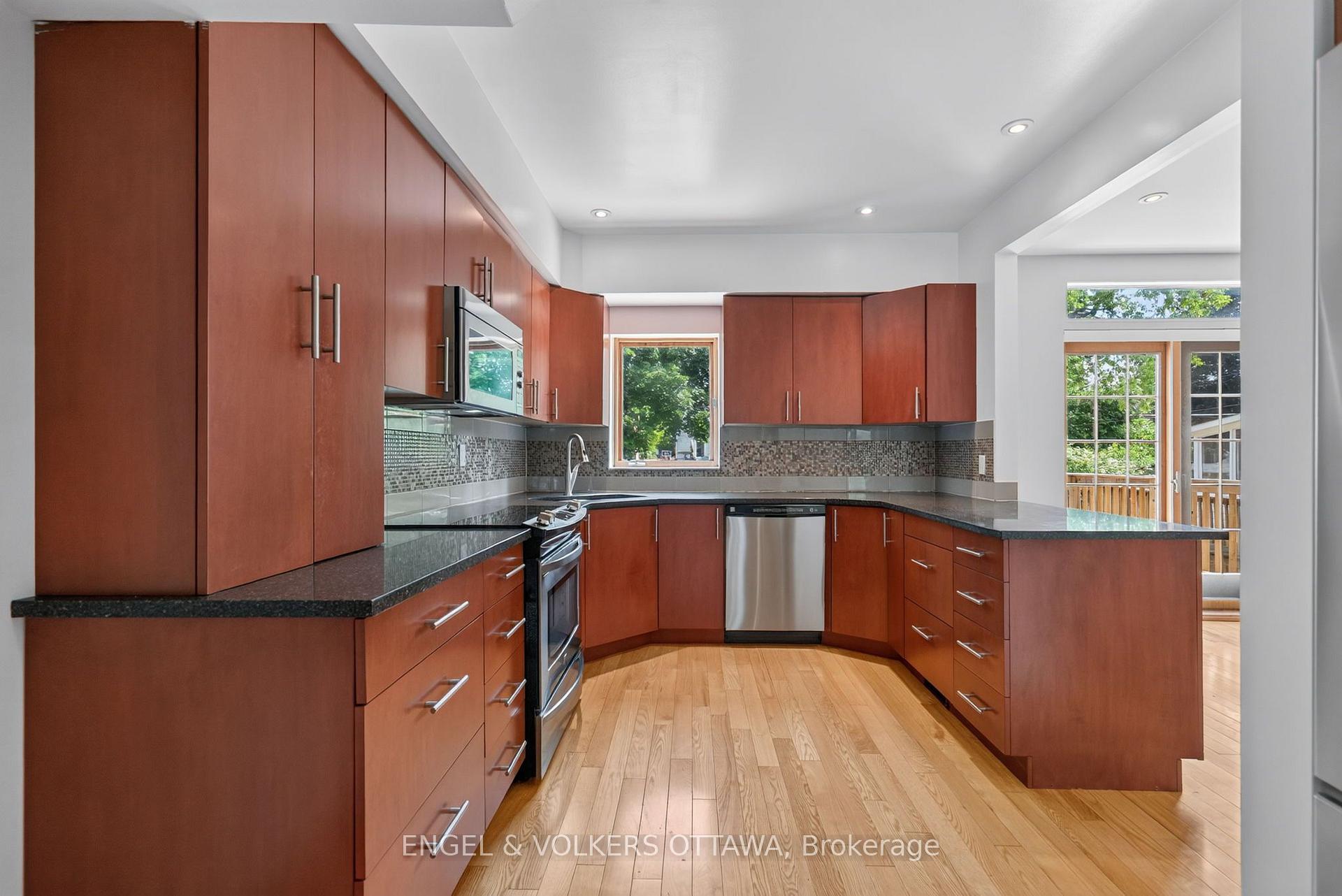 Photo 10 of 75 Ross Avenue, Ottawa, Ottawa West — HOMEH