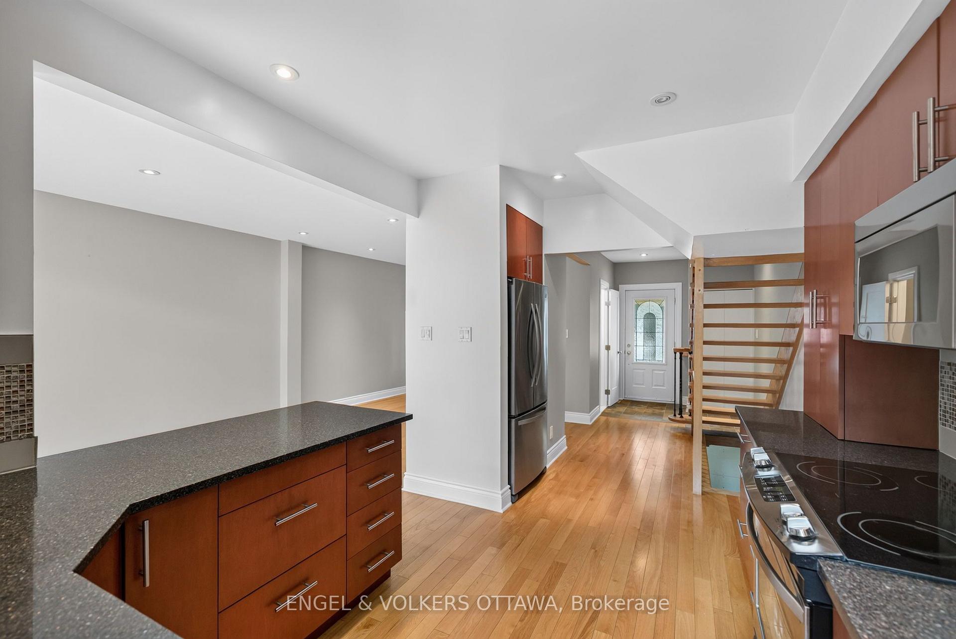 Photo 13 of 75 Ross Avenue, Ottawa, Ottawa West — HOMEH