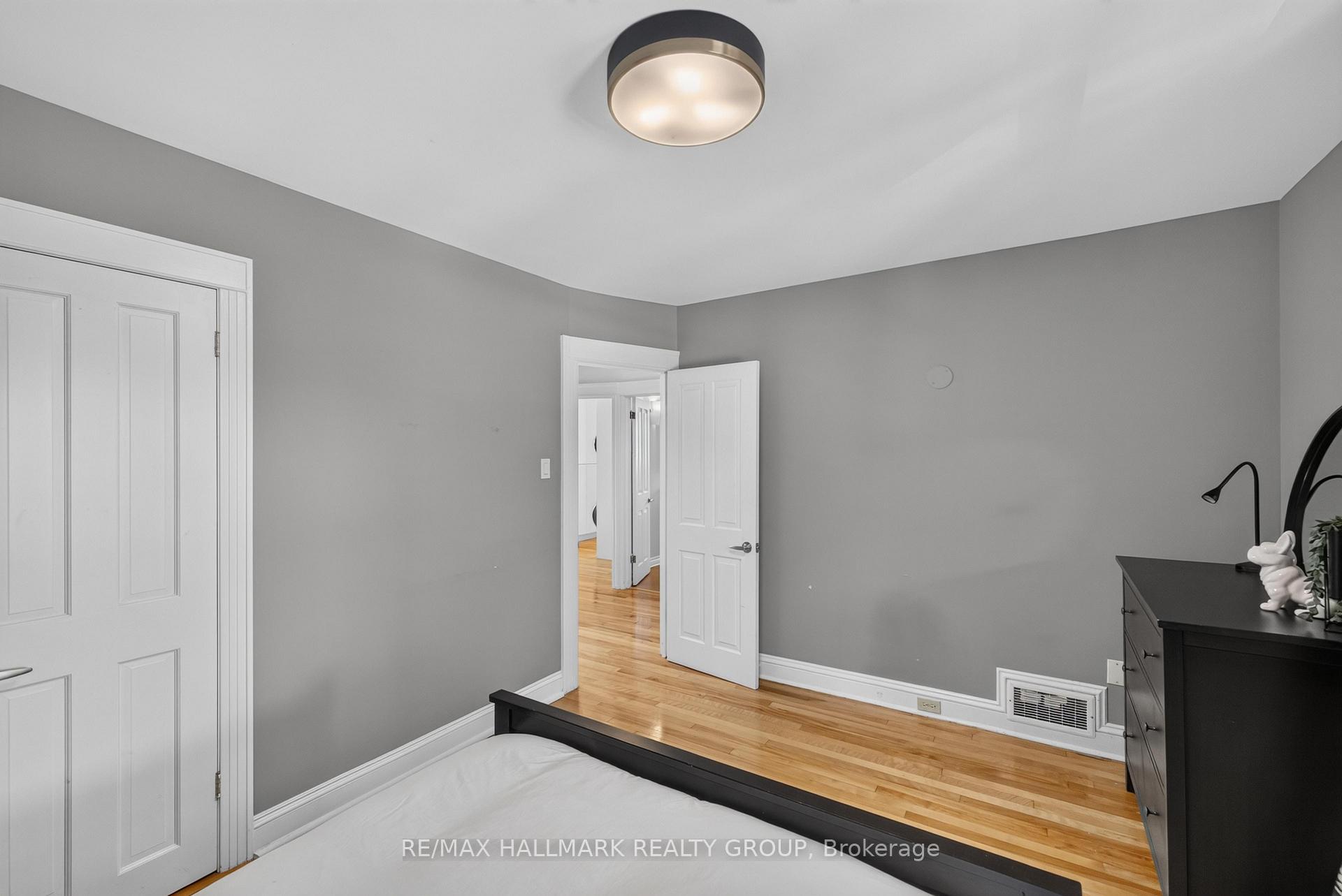 Photo 27 of 406 Huron Avenue S, Ottawa, Civic Hospital — HOMEH