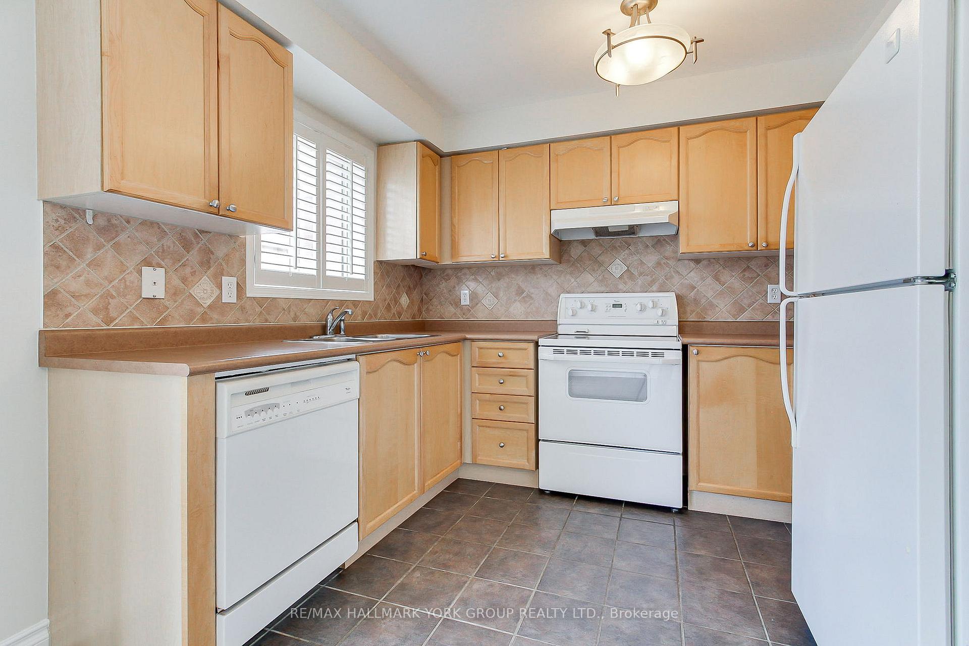 Photo 6 of 39 Millcliff Circle, Aurora, Aurora Grove — HOMEH