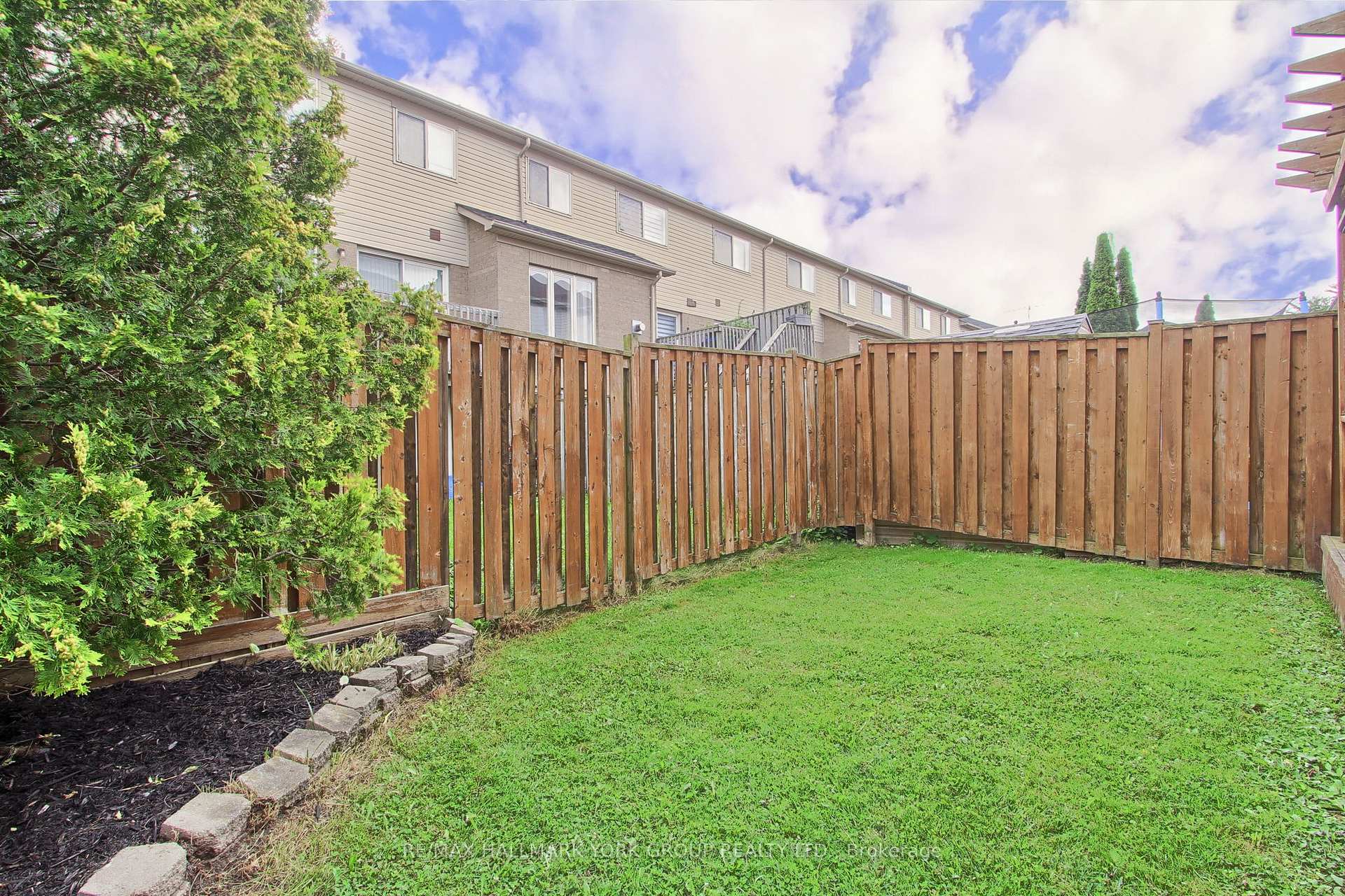 Photo 25 of 39 Millcliff Circle, Aurora, Aurora Grove — HOMEH