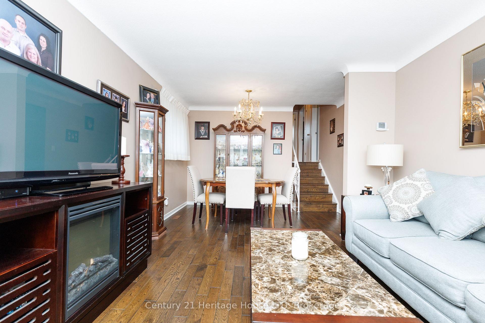 Photo 11 of 8086 Paddock Trail Drive, Niagara Falls, Ascot — HOMEH