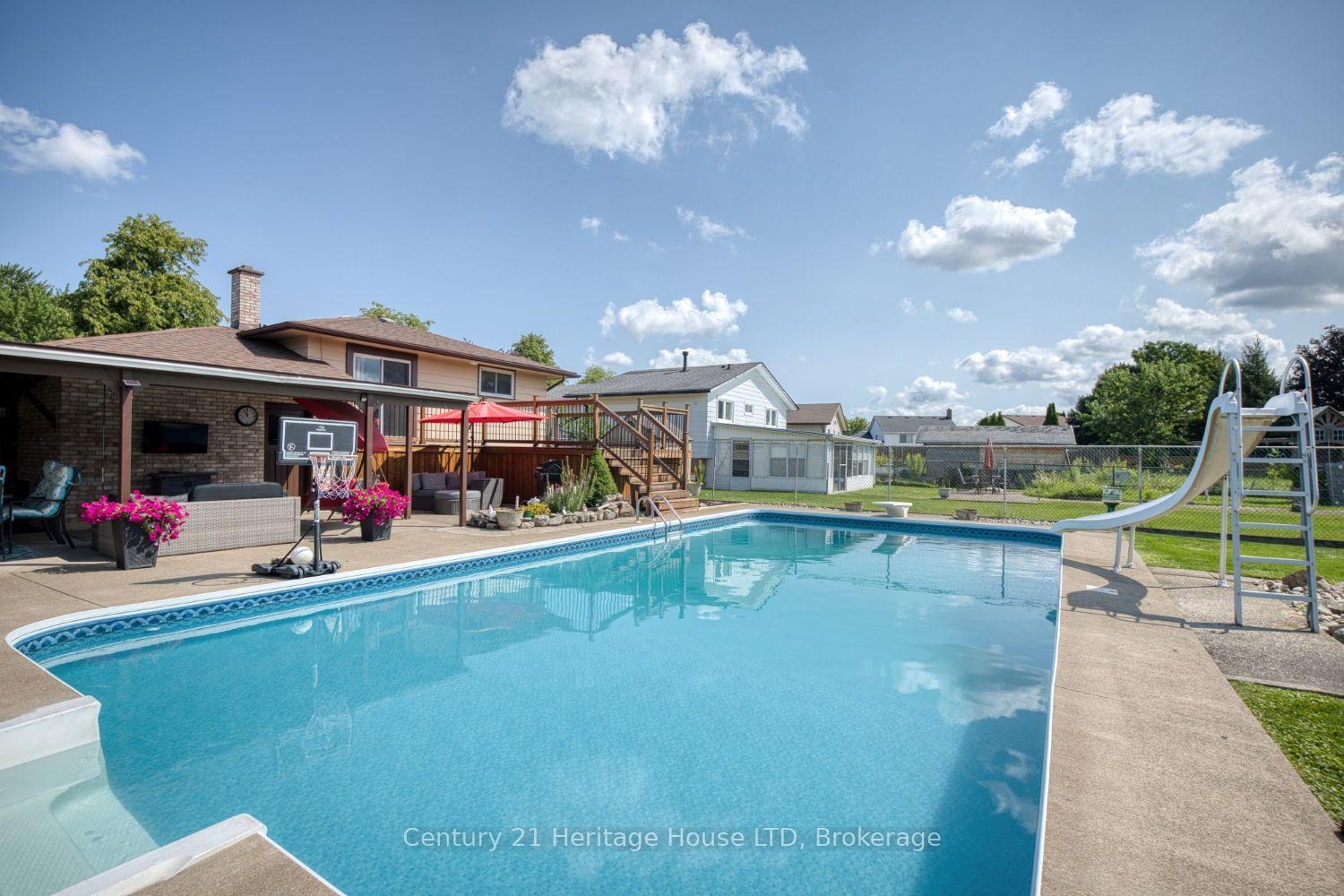 Photo 32 of 8086 Paddock Trail Drive, Niagara Falls, Ascot — HOMEH