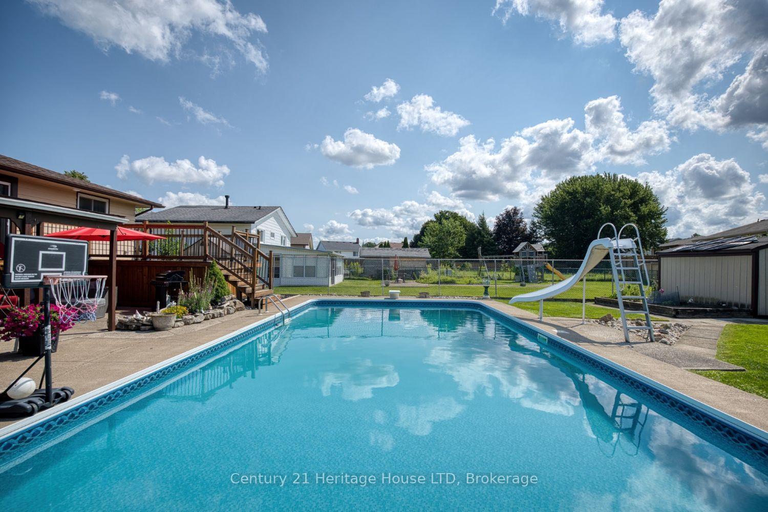 Photo 33 of 8086 Paddock Trail Drive, Niagara Falls, Ascot — HOMEH