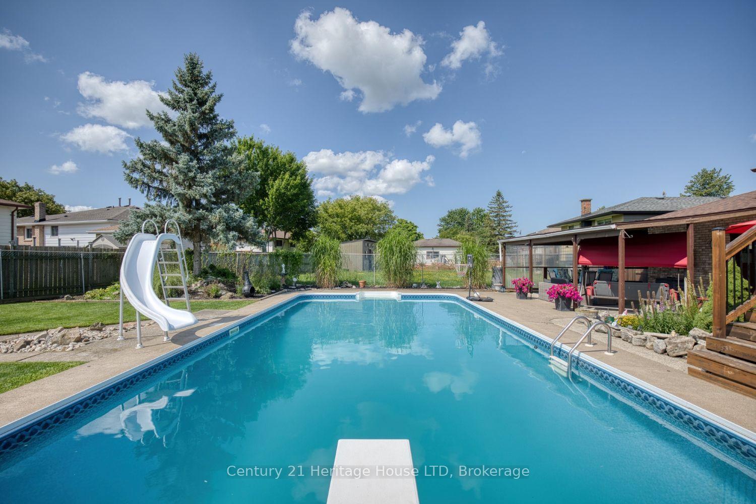 Photo 34 of 8086 Paddock Trail Drive, Niagara Falls, Ascot — HOMEH