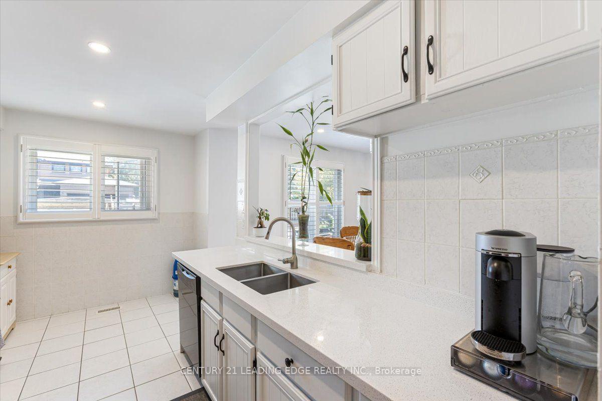 Photo 5 of 69 Parkinson Road, Markham, Markham Village — HOMEH